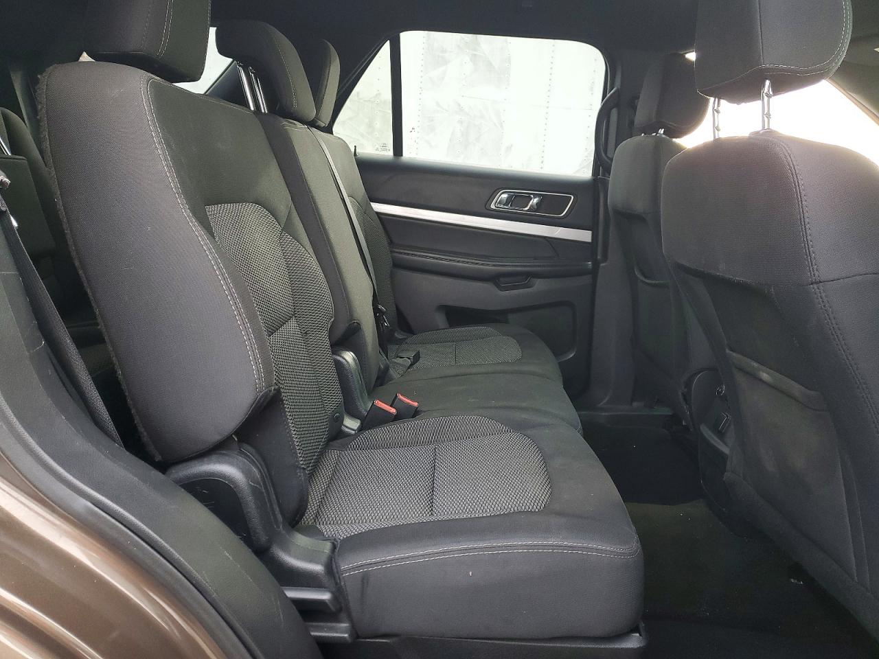 2016 FORD EXPLORER photo 11