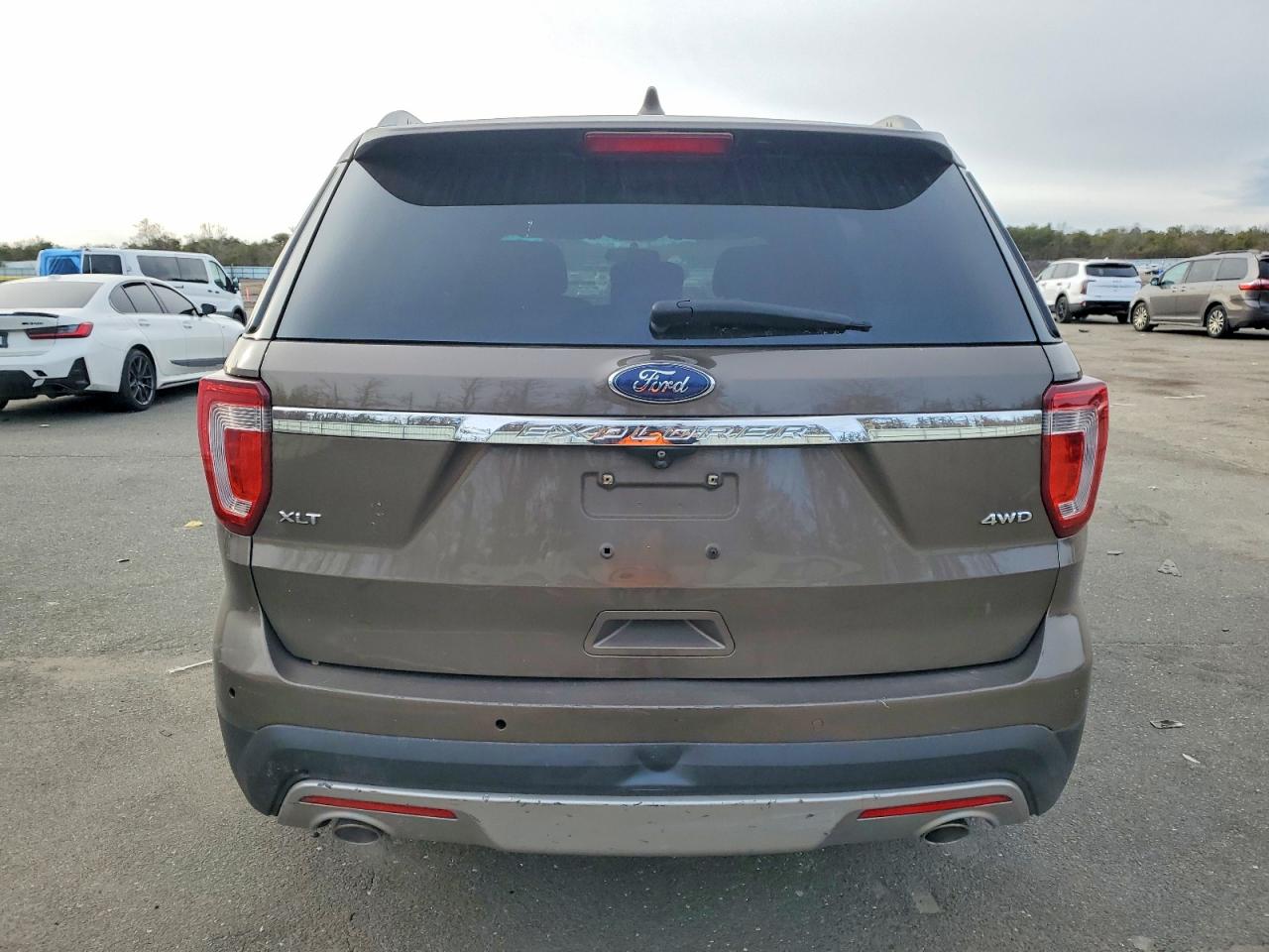 2016 FORD EXPLORER photo 6