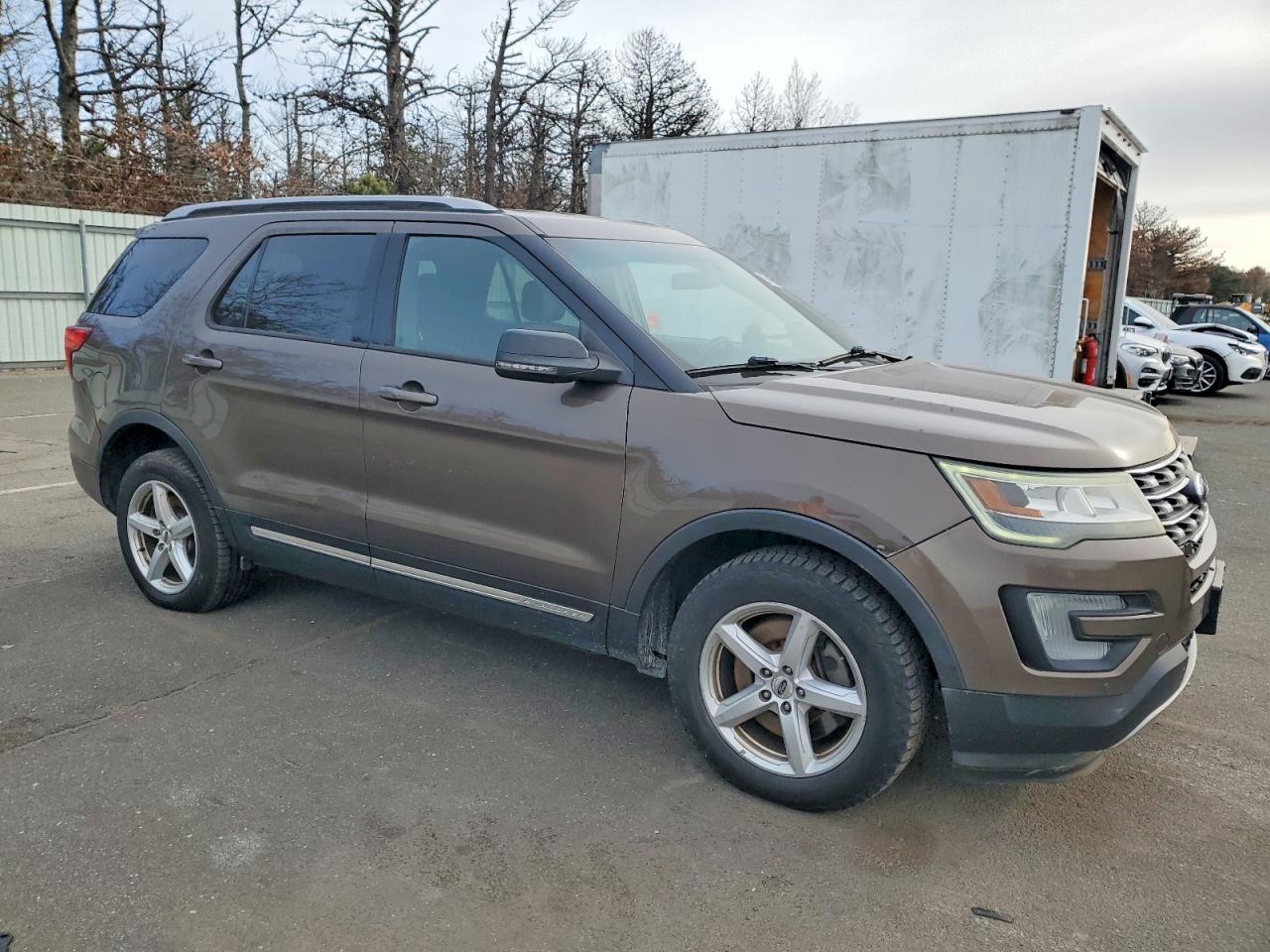 2016 FORD EXPLORER photo 4
