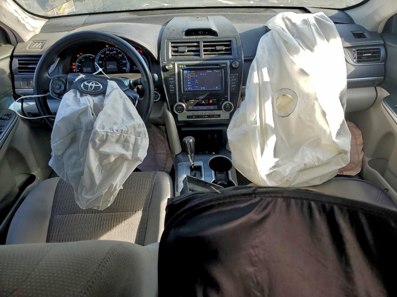 2013 TOYOTA CAMRY HYBRID photo 15