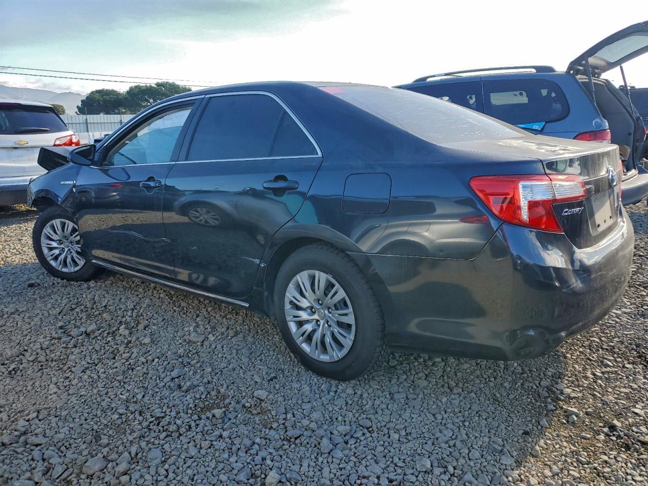 2013 TOYOTA CAMRY HYBRID photo 3