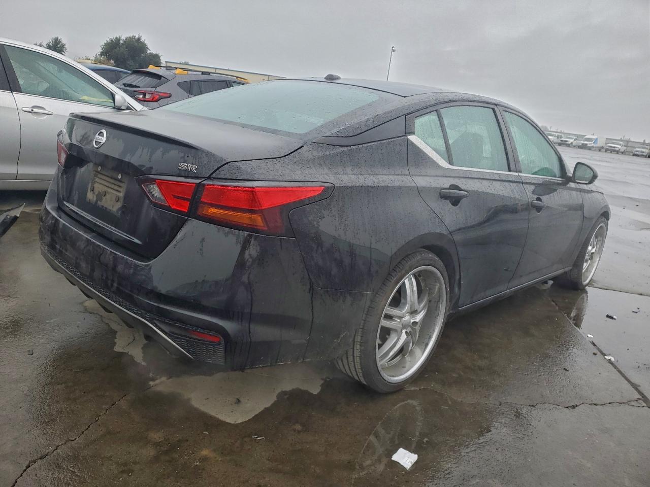 2019 NISSAN ALTIMA SR photo 3