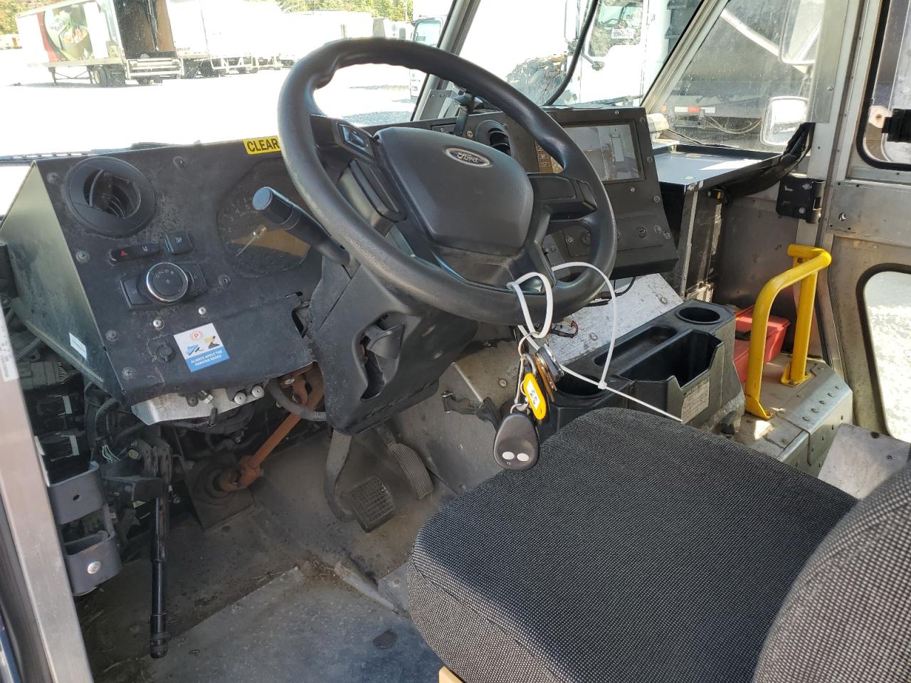 2020 FORD F59 - DELIVERY VAN photo 8