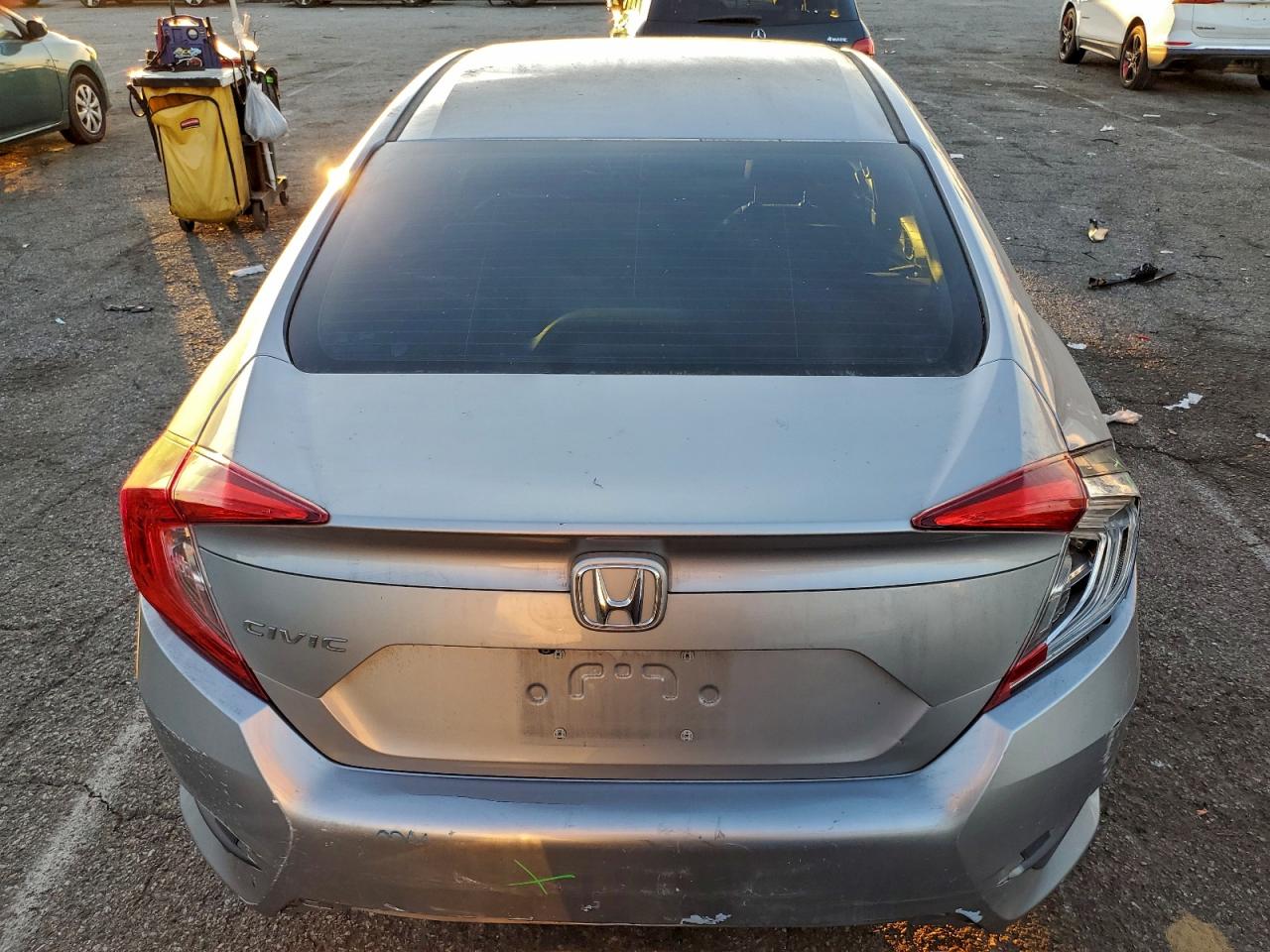 2016 HONDA CIVIC LX photo 11