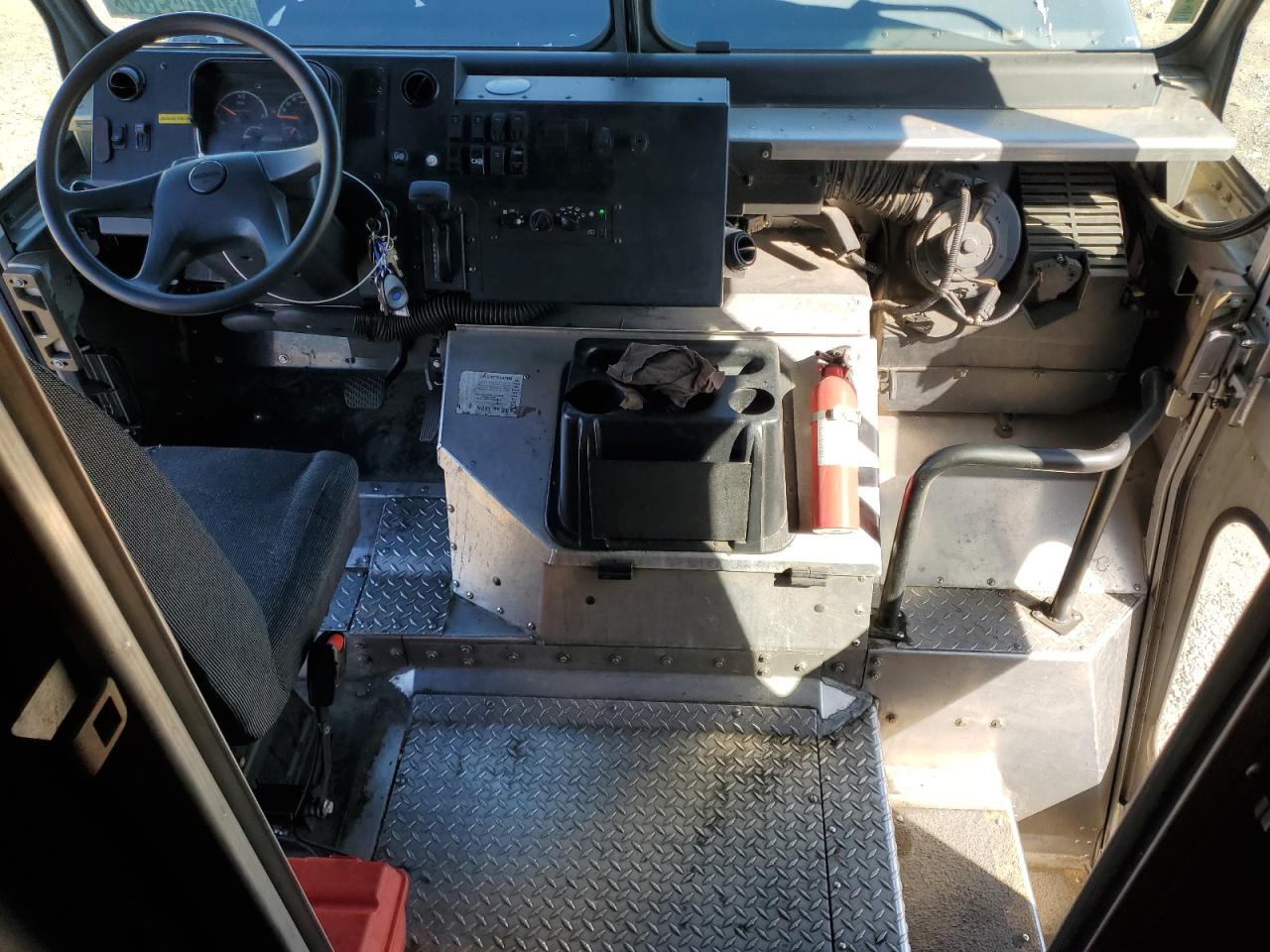 2020  CHASSIS M - DELIVERY VAN photo 15