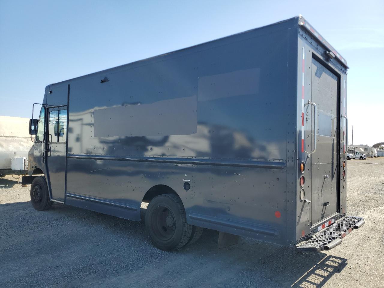 2020  CHASSIS M - DELIVERY VAN photo 3