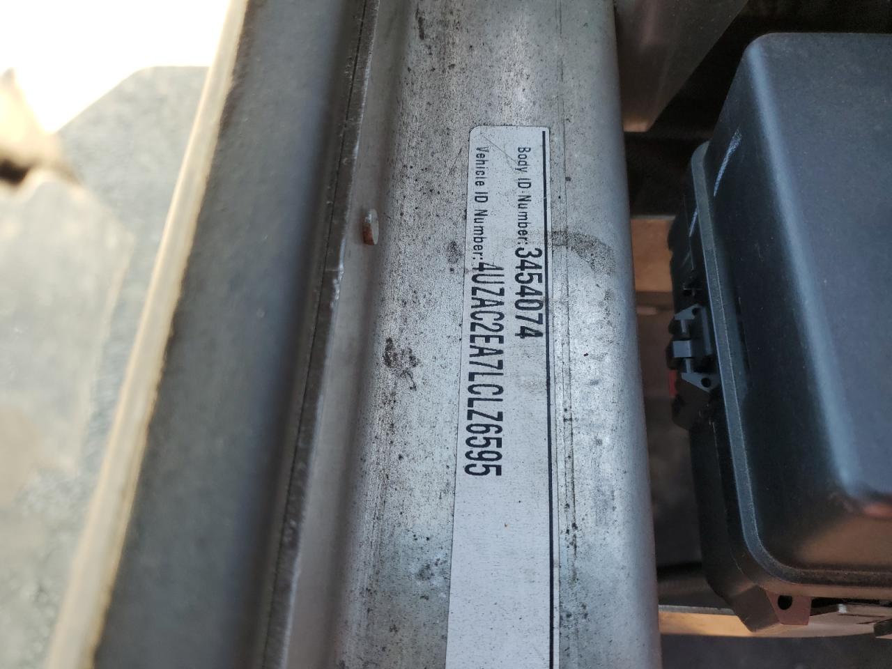 2020  CHASSIS M - DELIVERY VAN photo 25