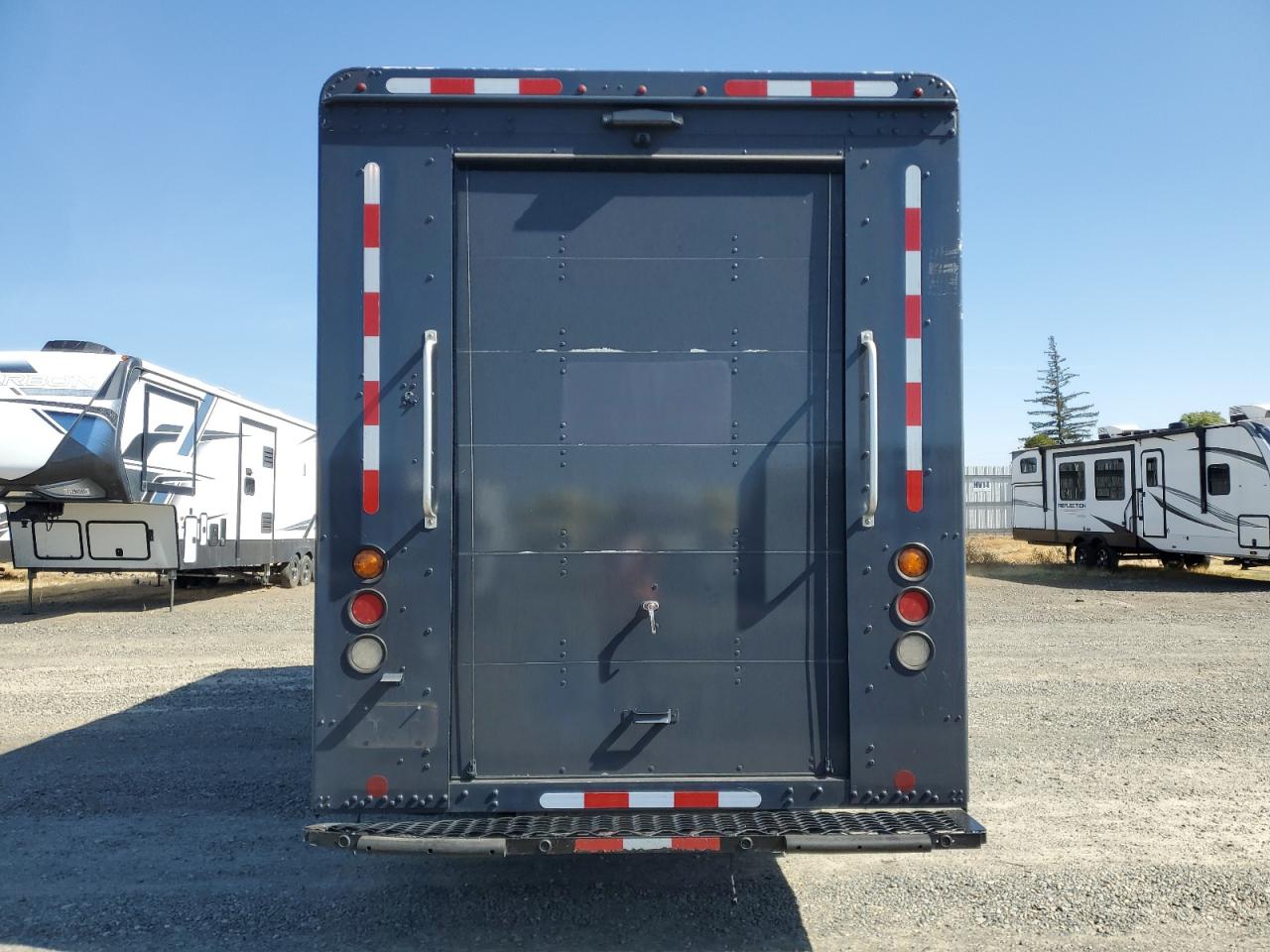 2020  CHASSIS M - DELIVERY VAN photo 11