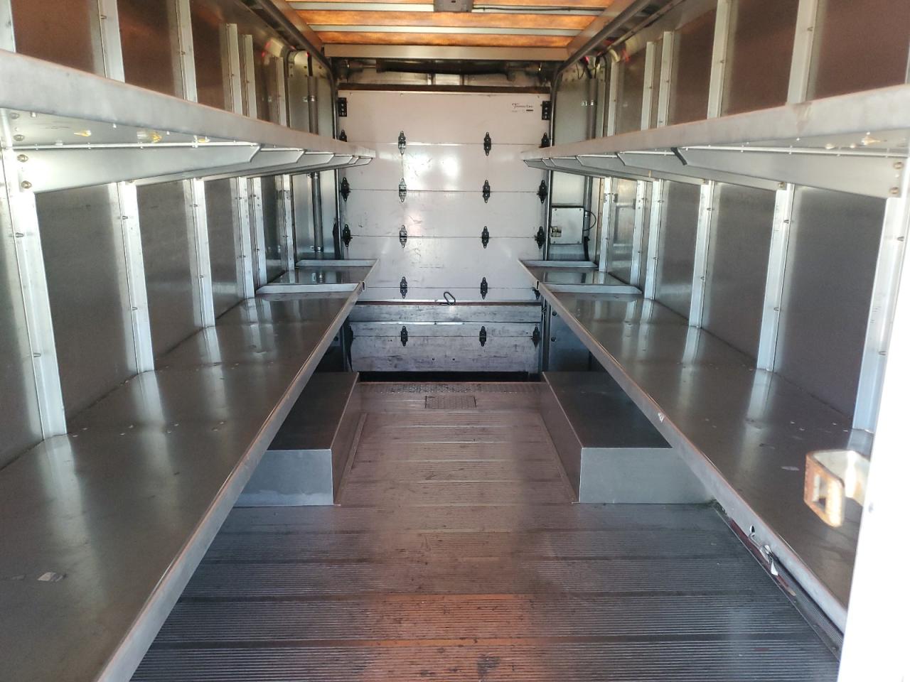 2020  CHASSIS M - DELIVERY VAN photo 19