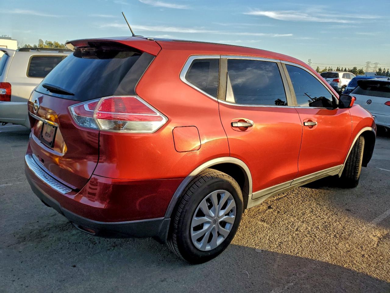 2016 NISSAN ROGUE S photo 5