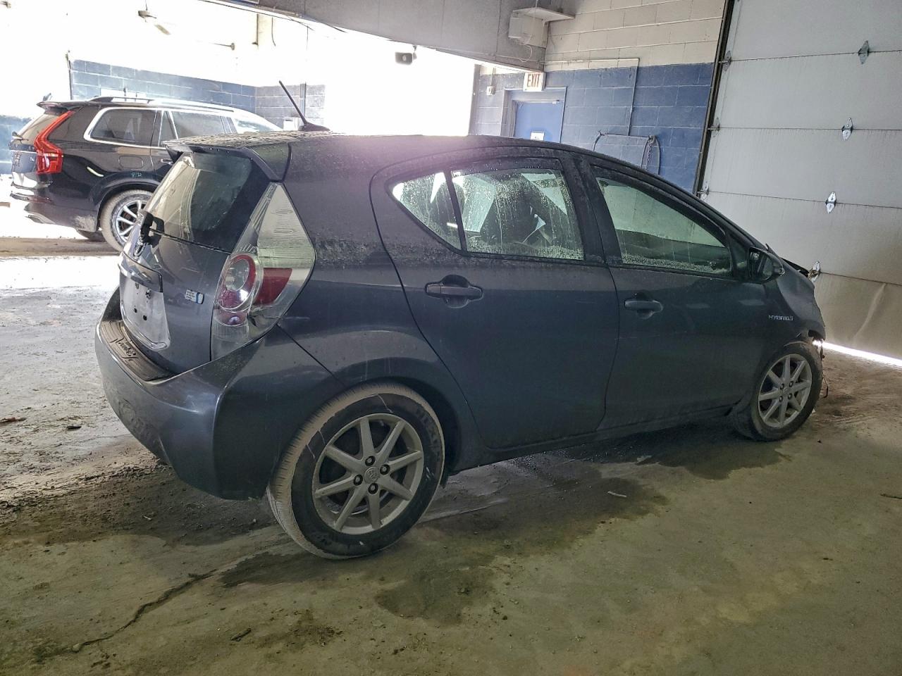 2013 TOYOTA PRIUS C photo 9