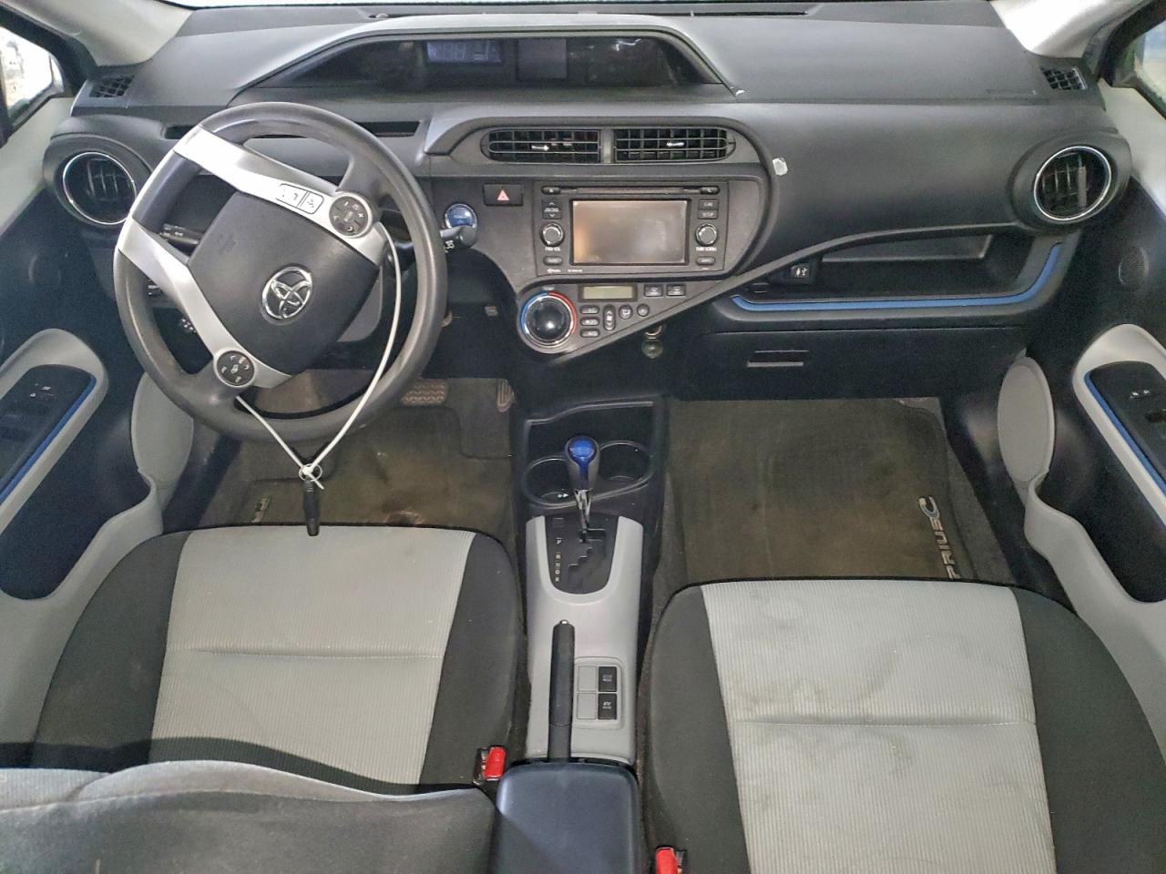 2013 TOYOTA PRIUS C photo 29