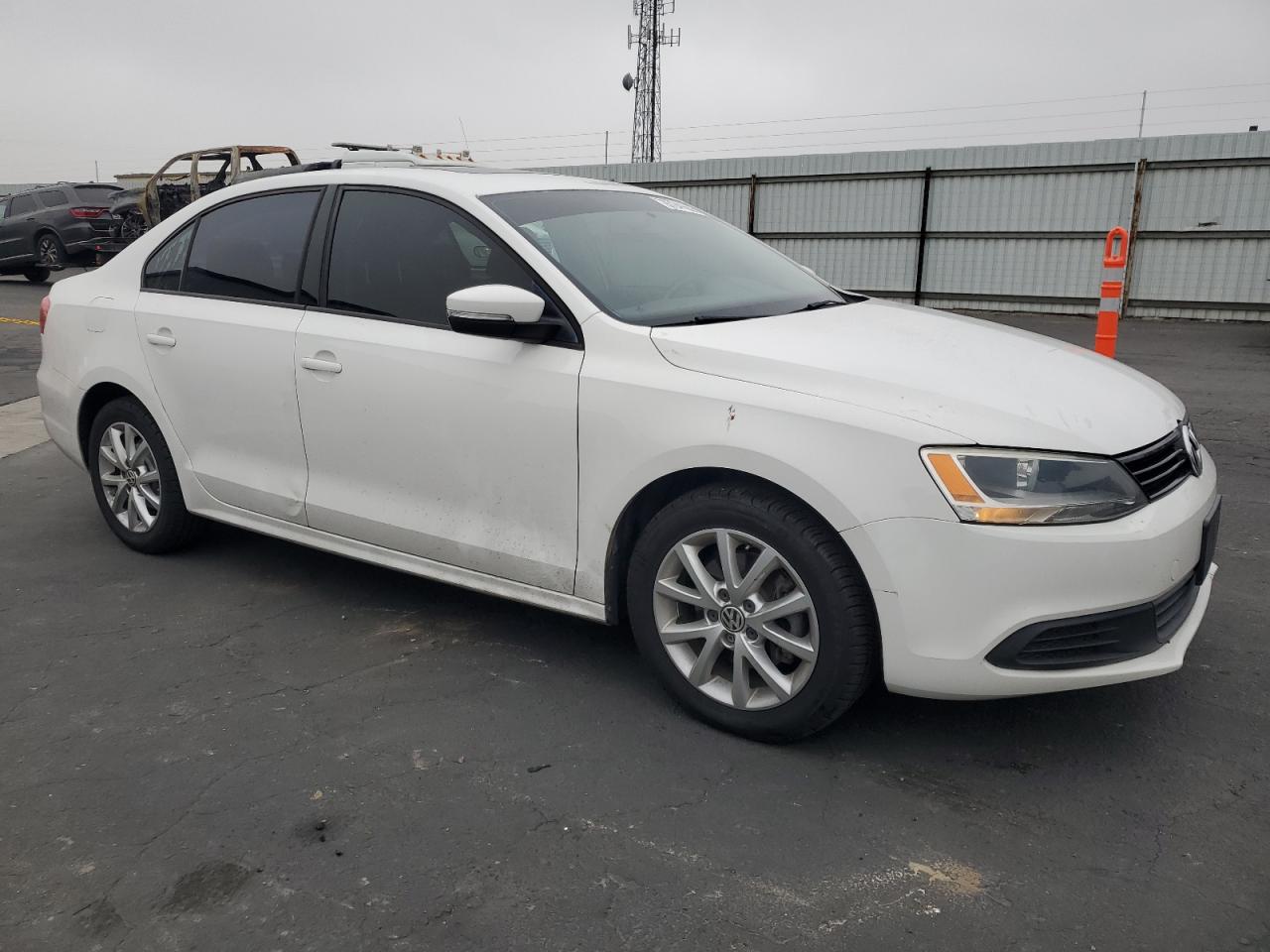 2011 VOLKSWAGEN JETTA SE photo 4