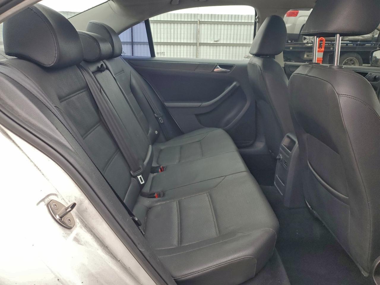 2011 VOLKSWAGEN JETTA SE photo 10