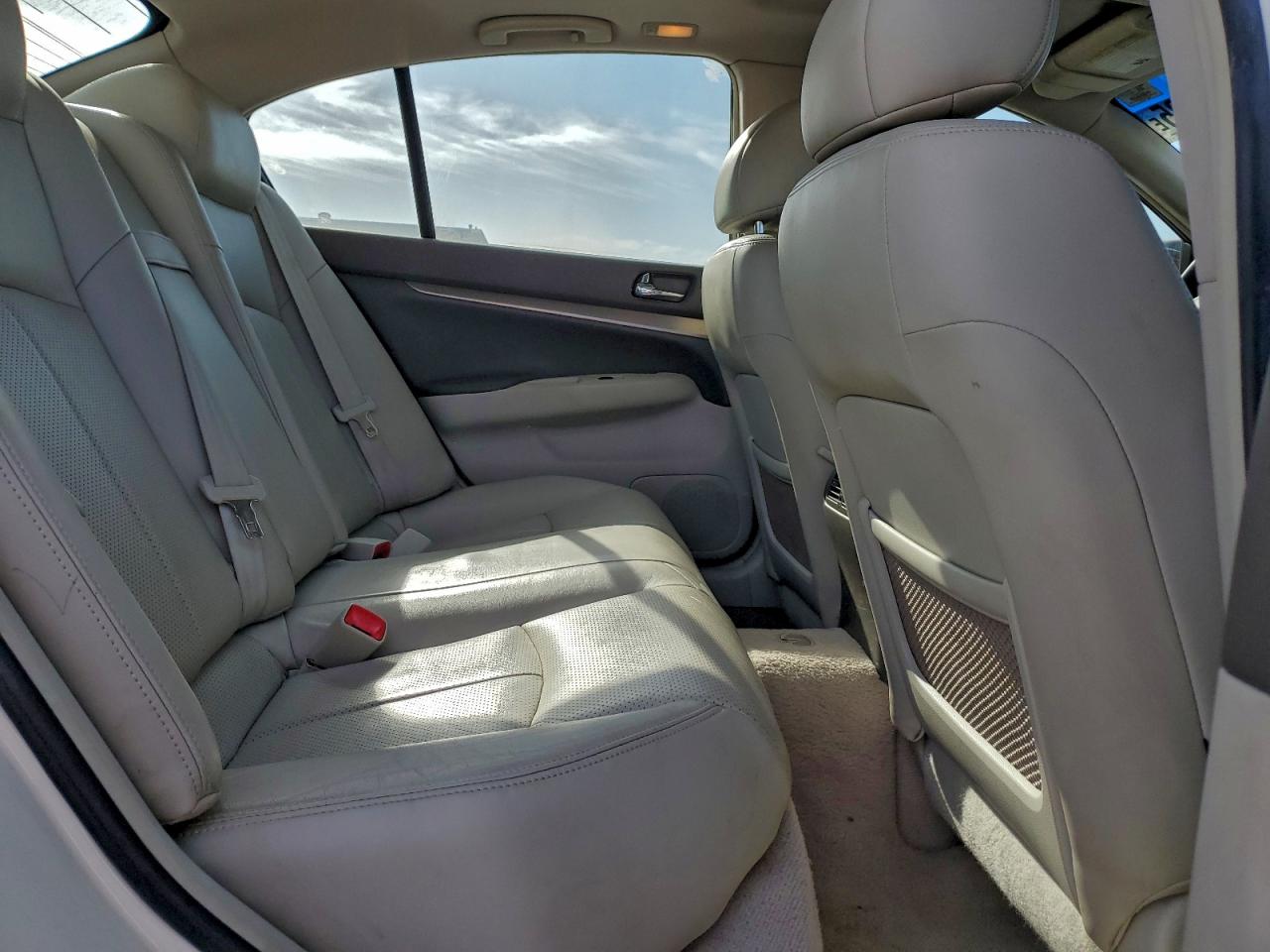 2010 INFINITI G37 BASE photo 19