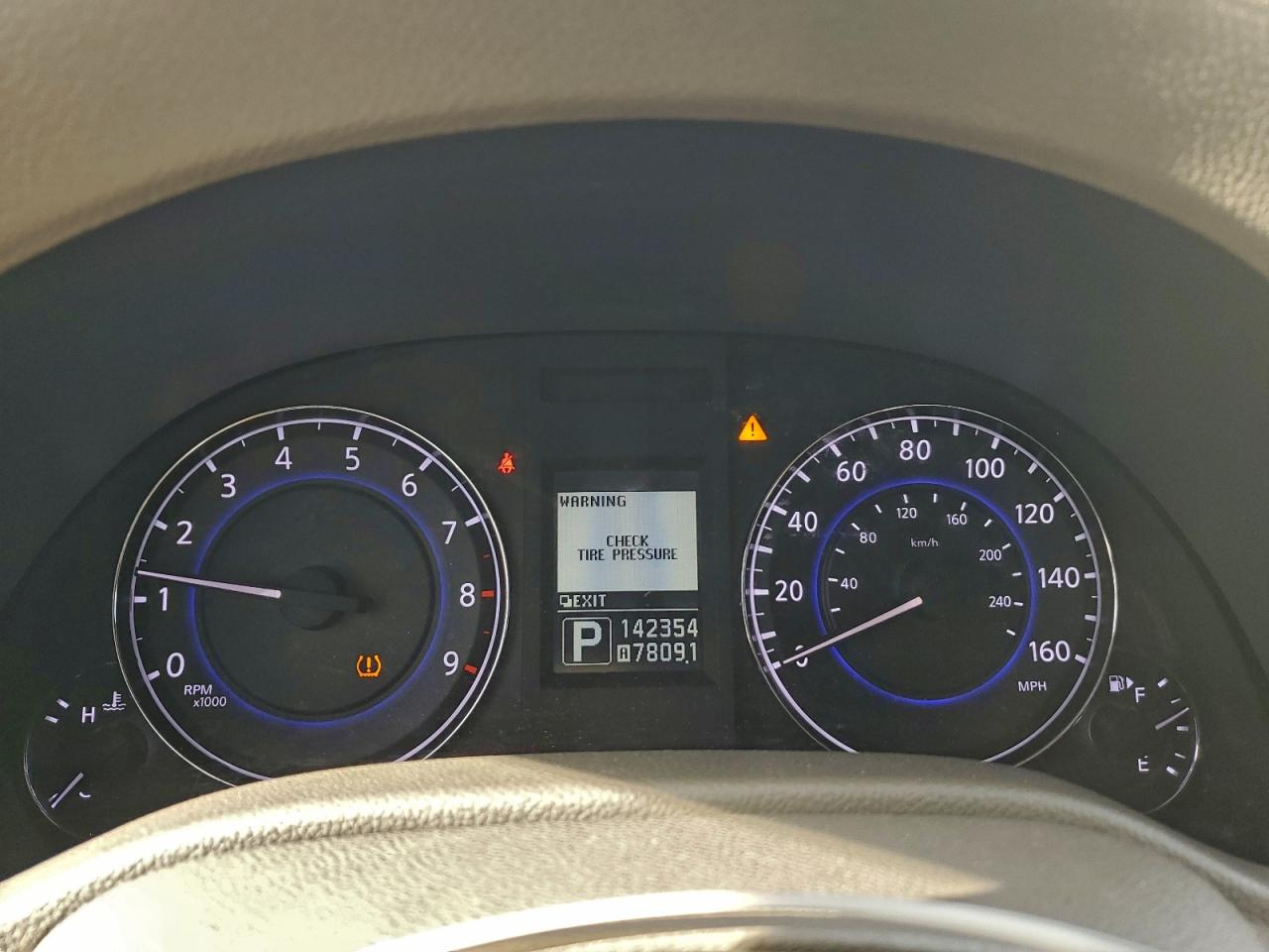 2010 INFINITI G37 BASE photo 17