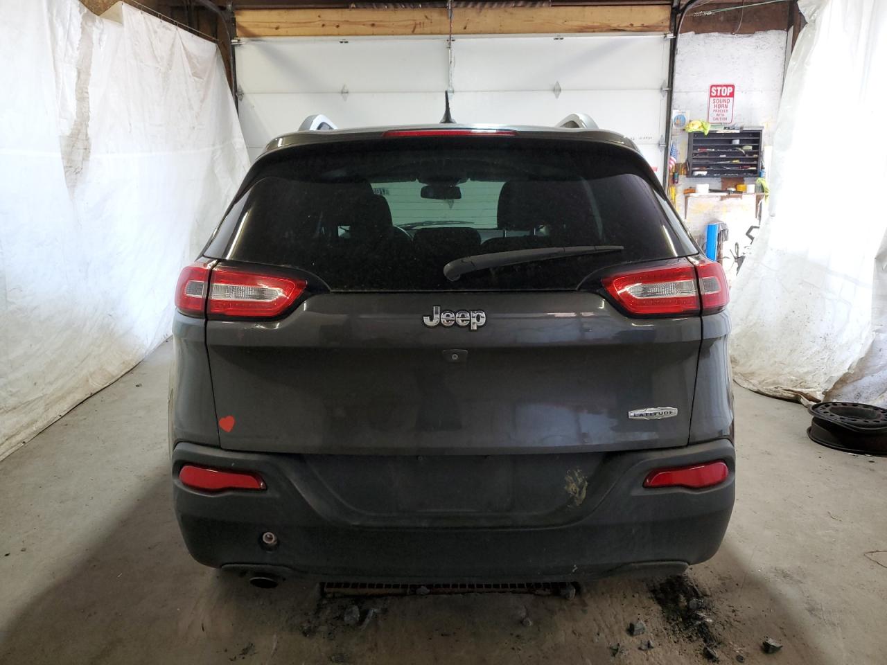 2016 JEEP CHEROKEE LATITUDE photo 11