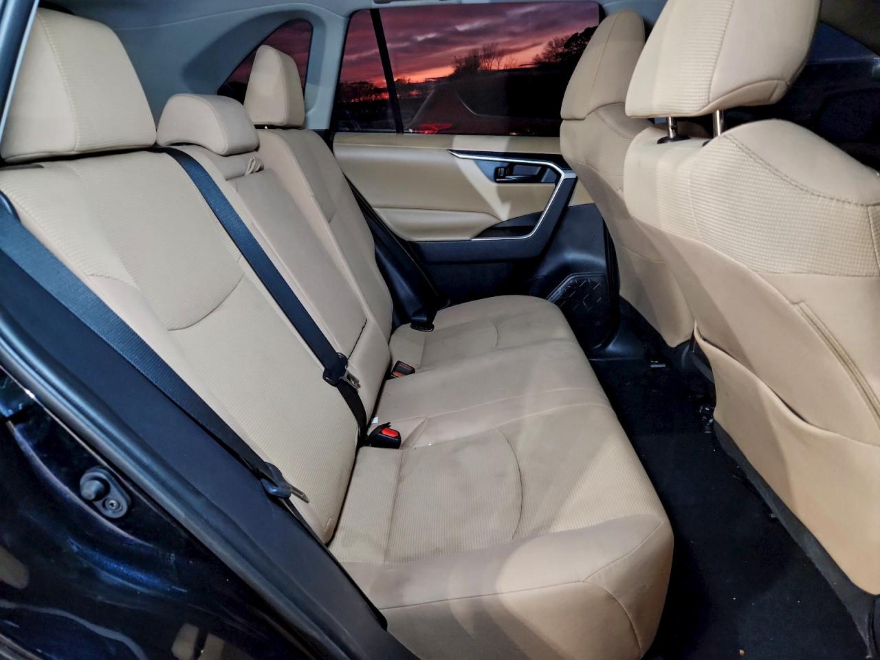 2019 TOYOTA RAV4 LE photo 21