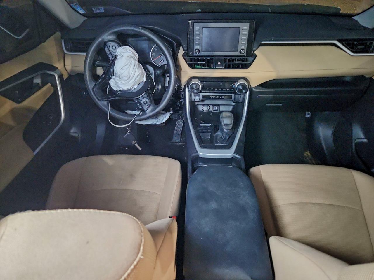 2019 TOYOTA RAV4 LE photo 15