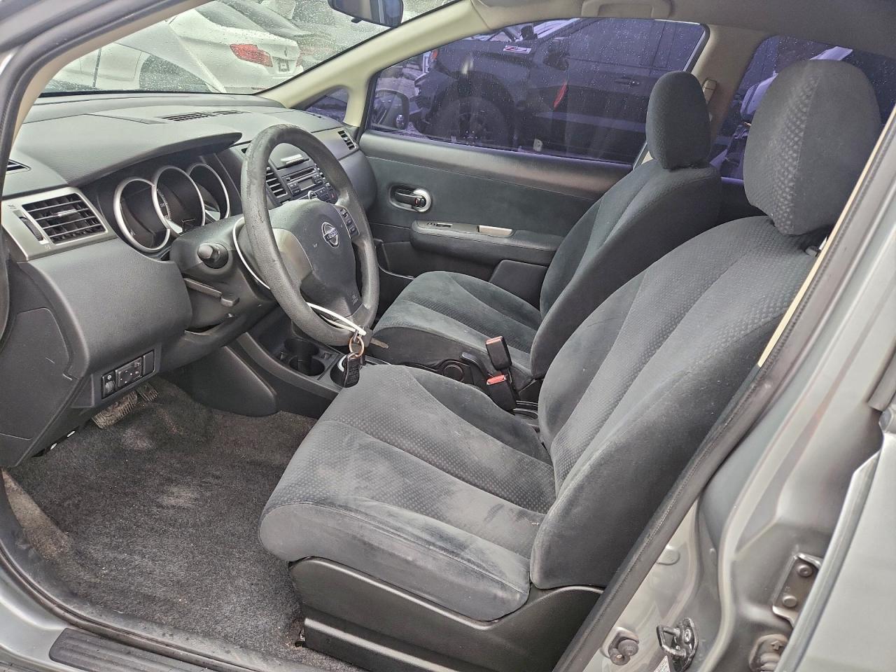 2011 NISSAN VERSA S photo 19