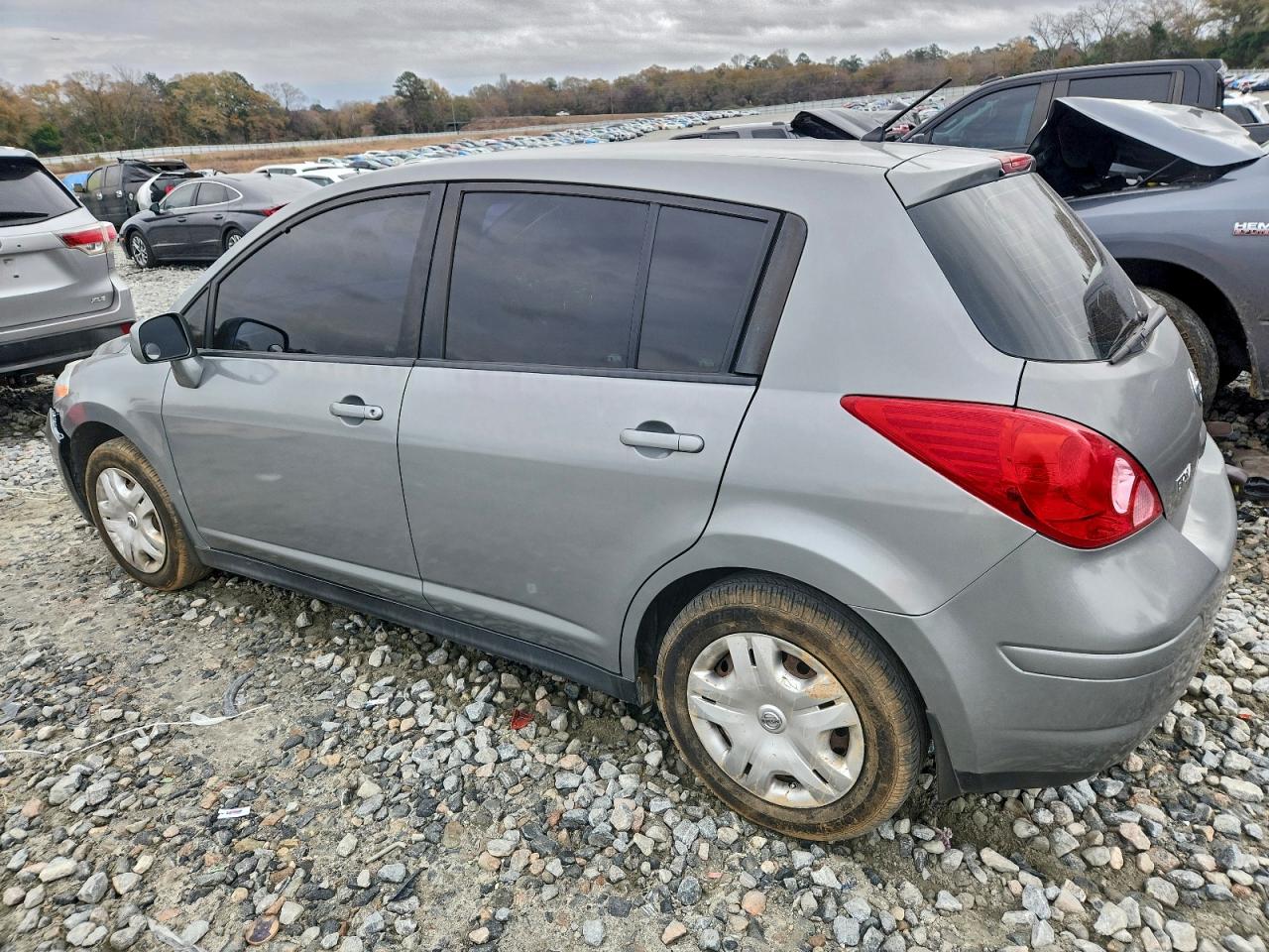 2011 NISSAN VERSA S photo 4
