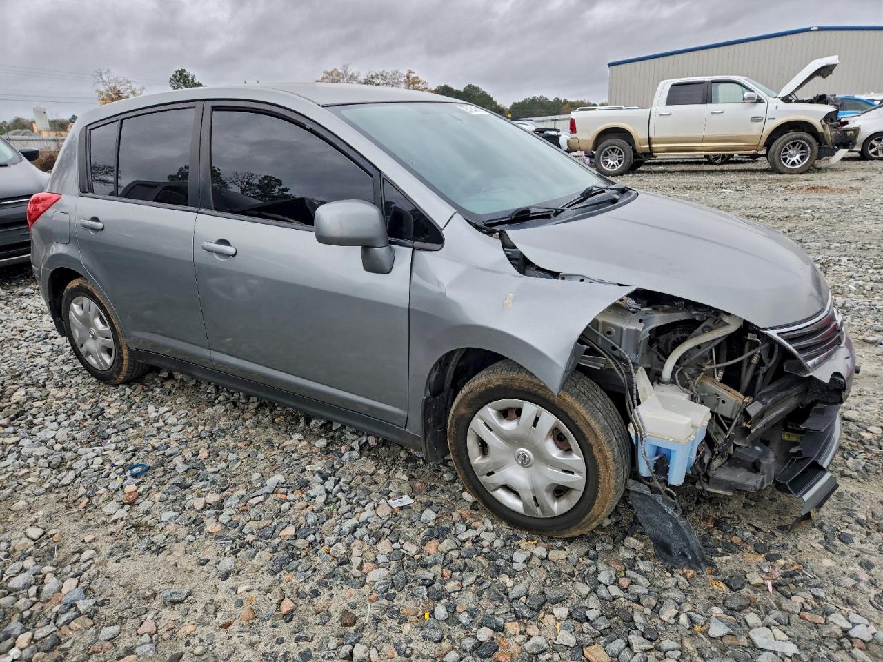 2011 NISSAN VERSA S photo 10