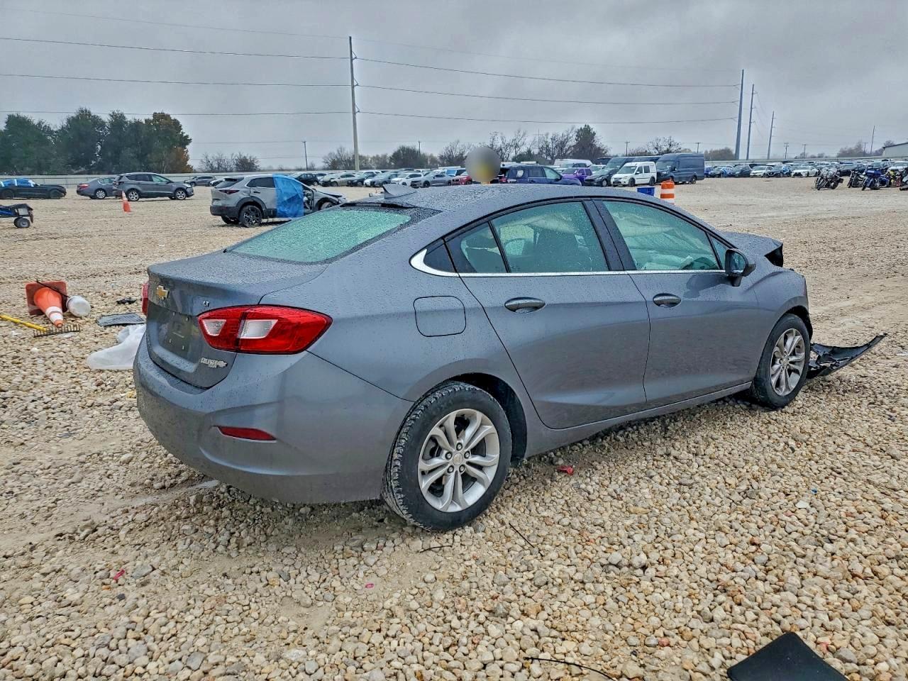 2019 CHEVROLET CRUZE LT photo 3