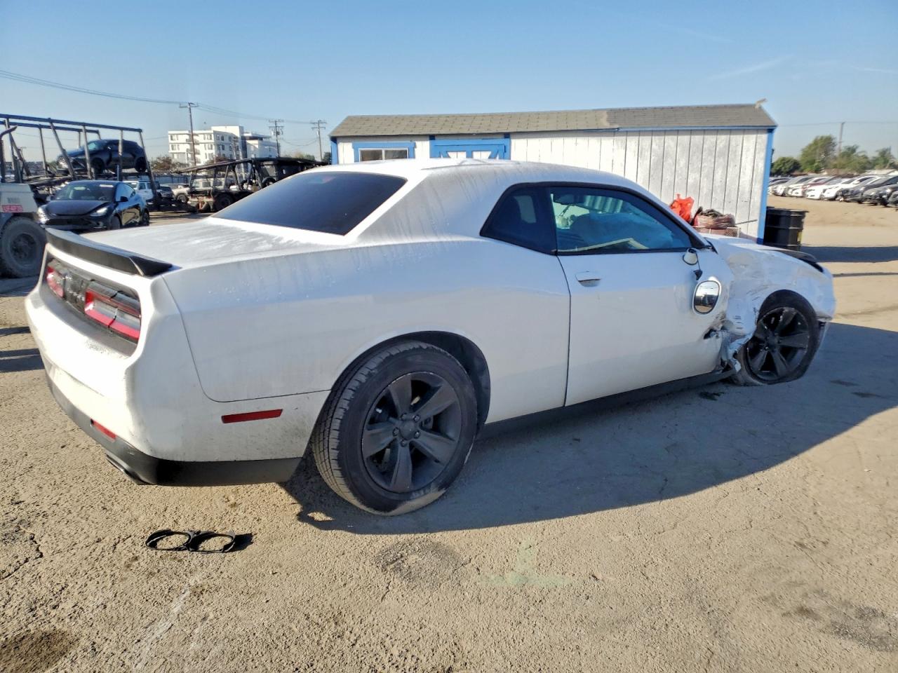 2016 DODGE CHALLENGER SXT photo 3