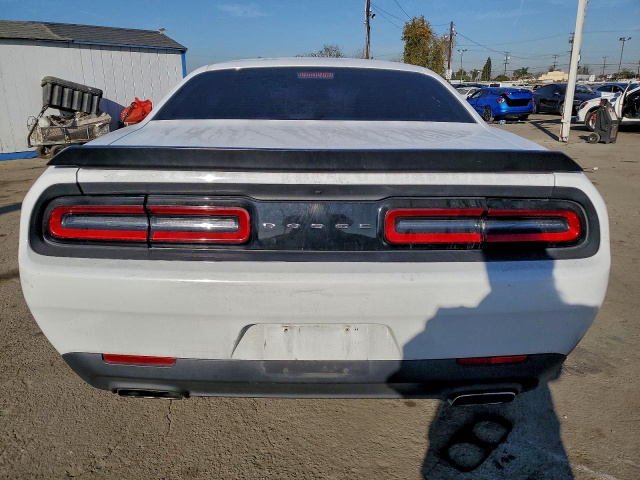 2016 DODGE CHALLENGER SXT photo 6