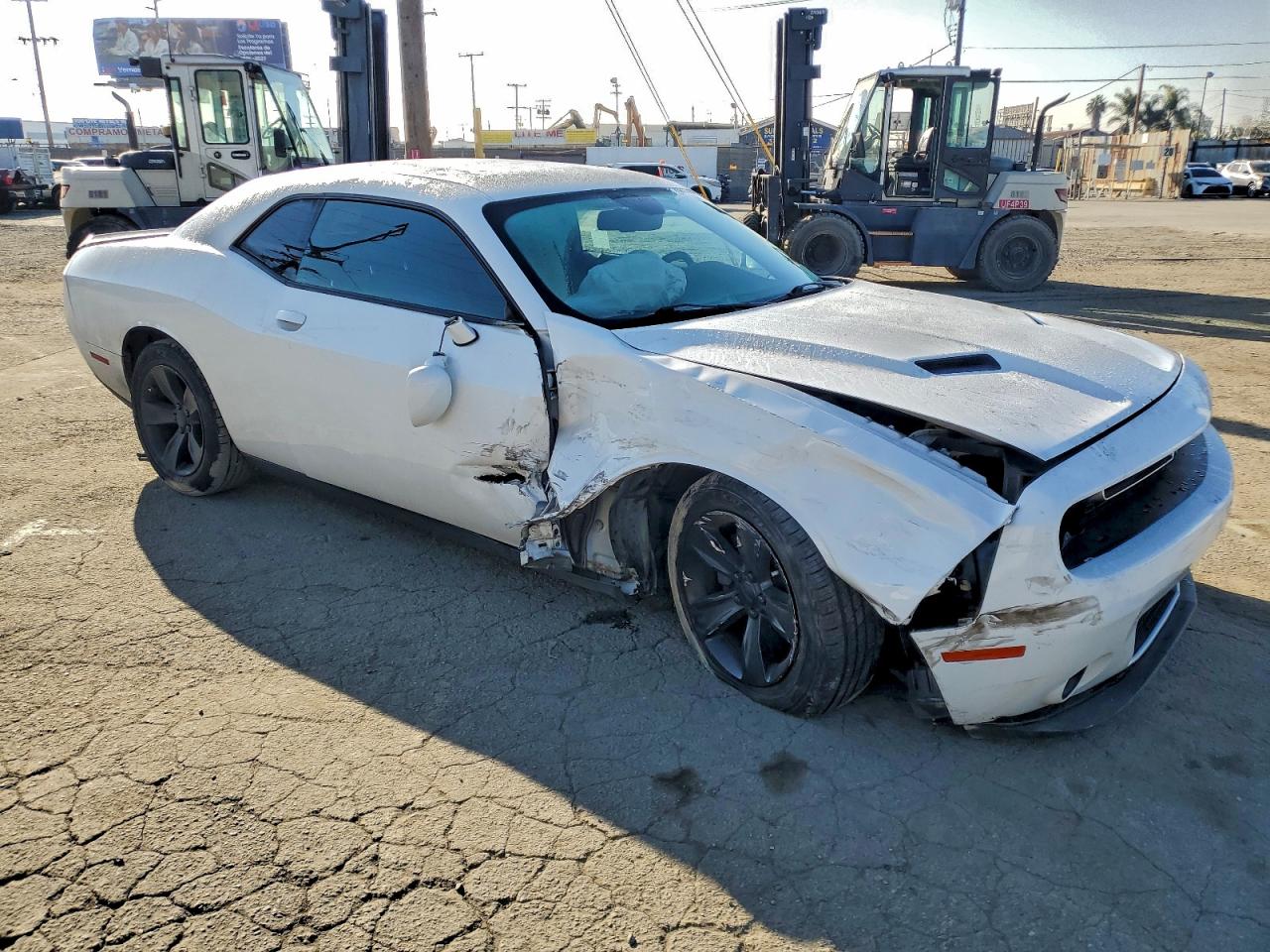 2016 DODGE CHALLENGER SXT photo 4