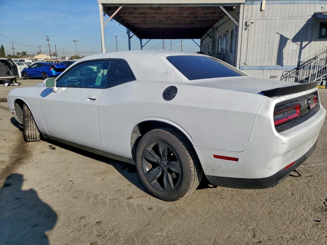 2016 DODGE CHALLENGER SXT photo 2