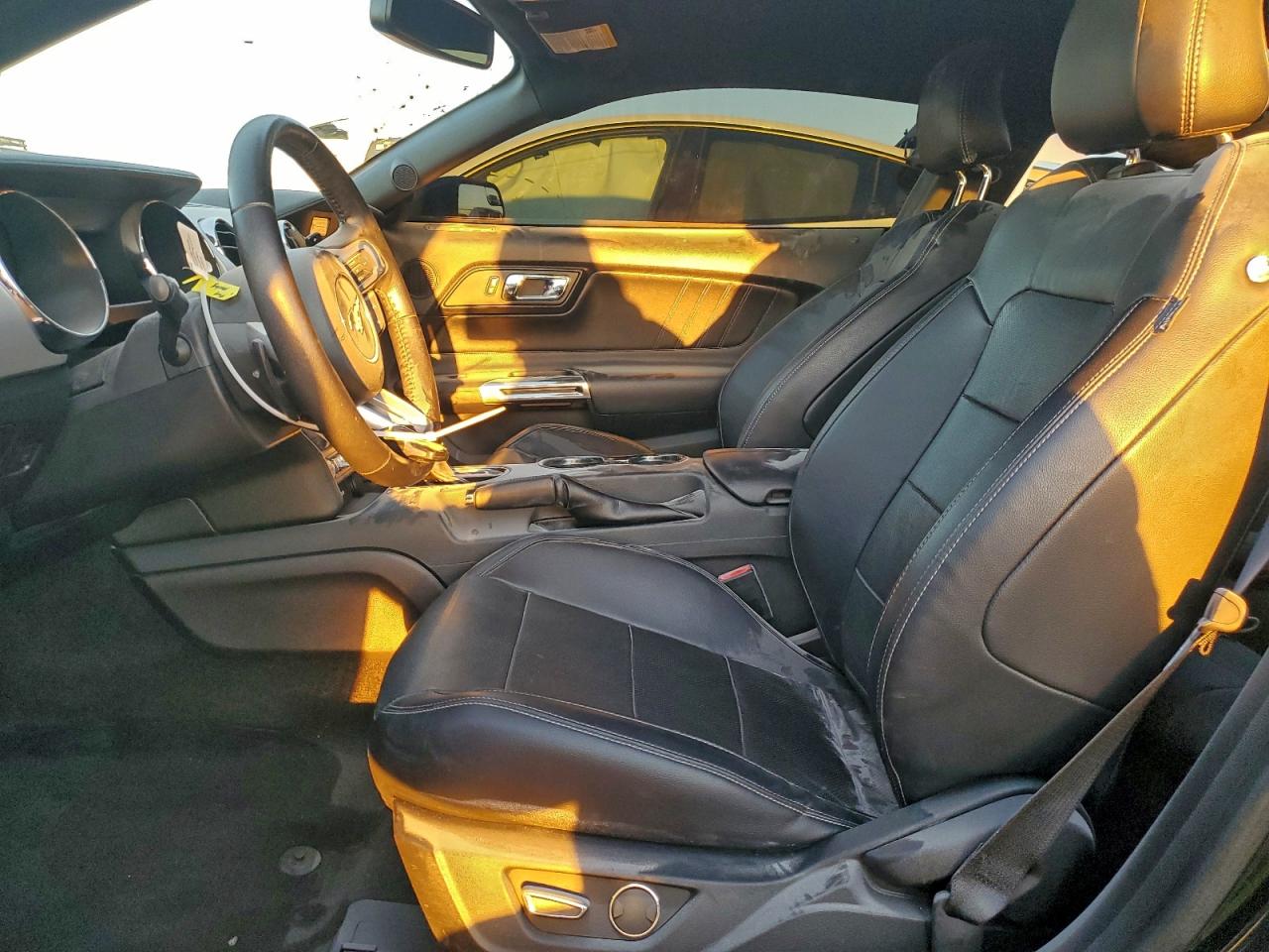 2016 FORD MUSTANG photo 13