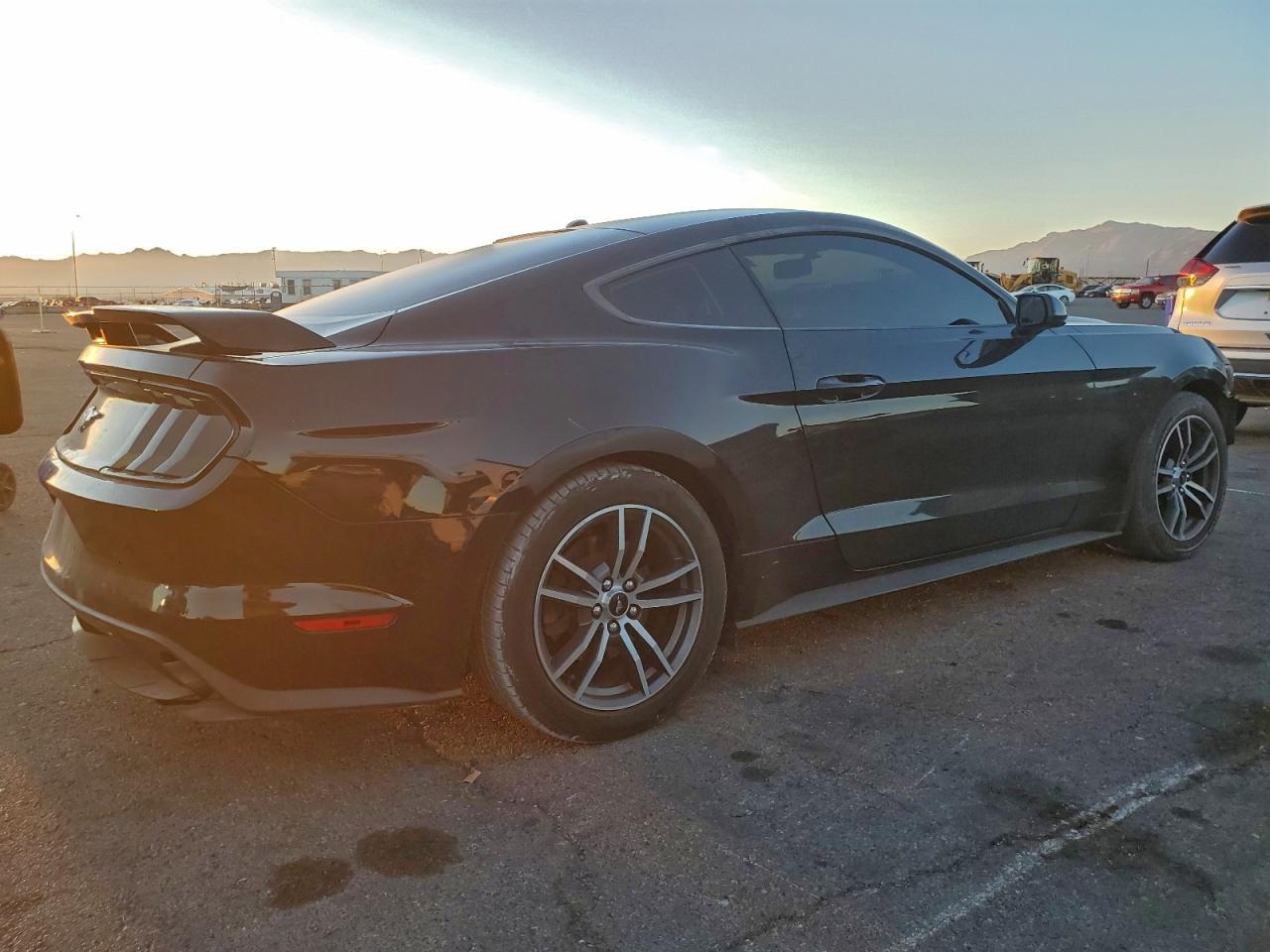 2016 FORD MUSTANG photo 5