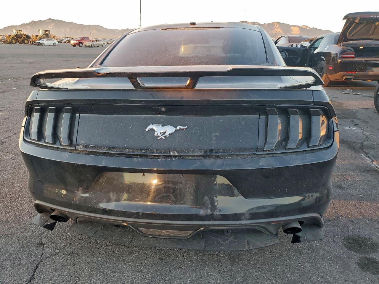 2016 FORD MUSTANG photo 11