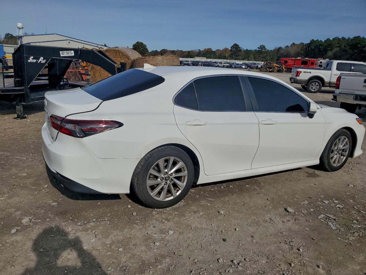 2021 TOYOTA CAMRY LE photo 3