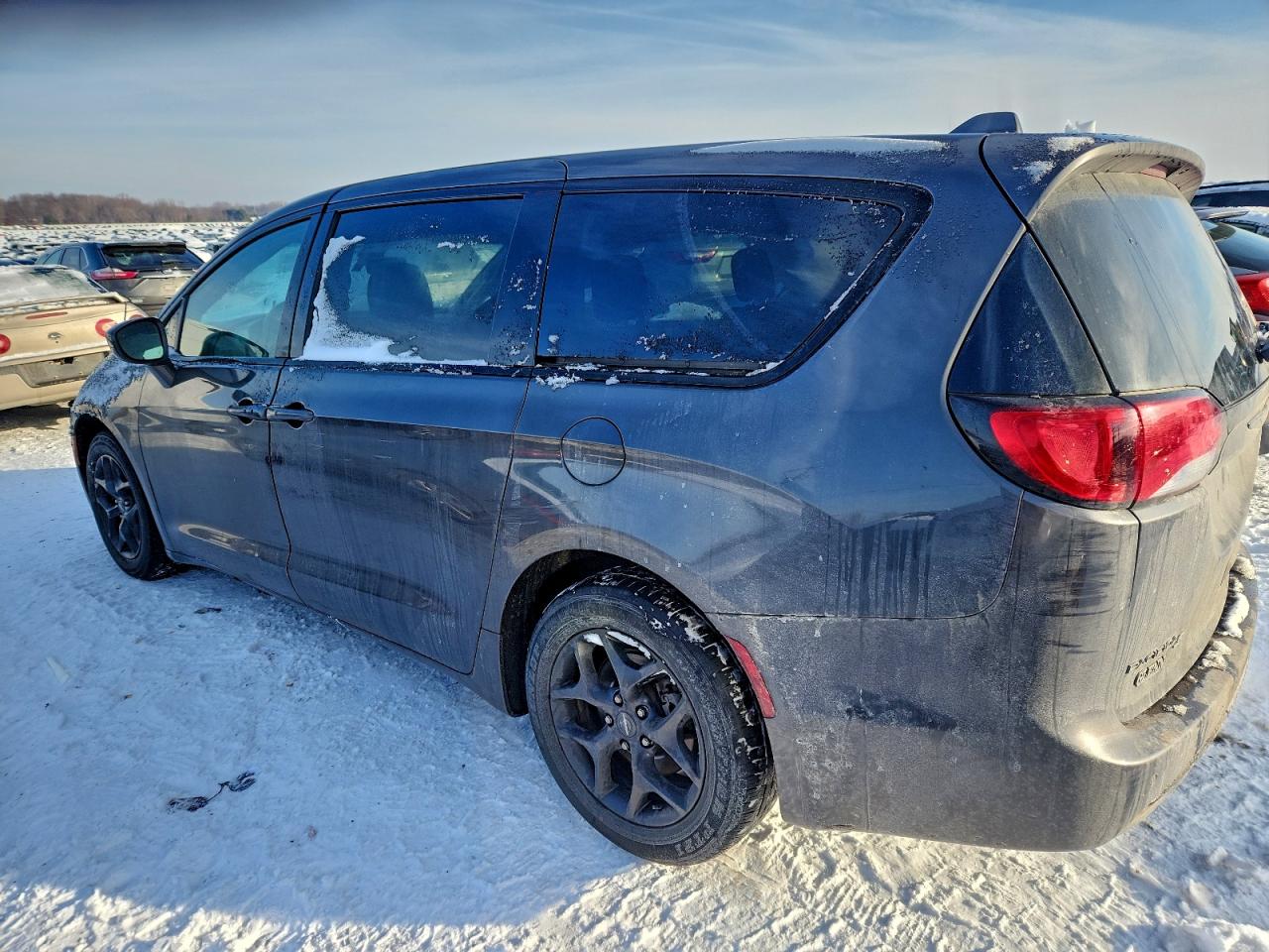 2019 CHRYSLER PACIFICA TOURING PLUS photo 4