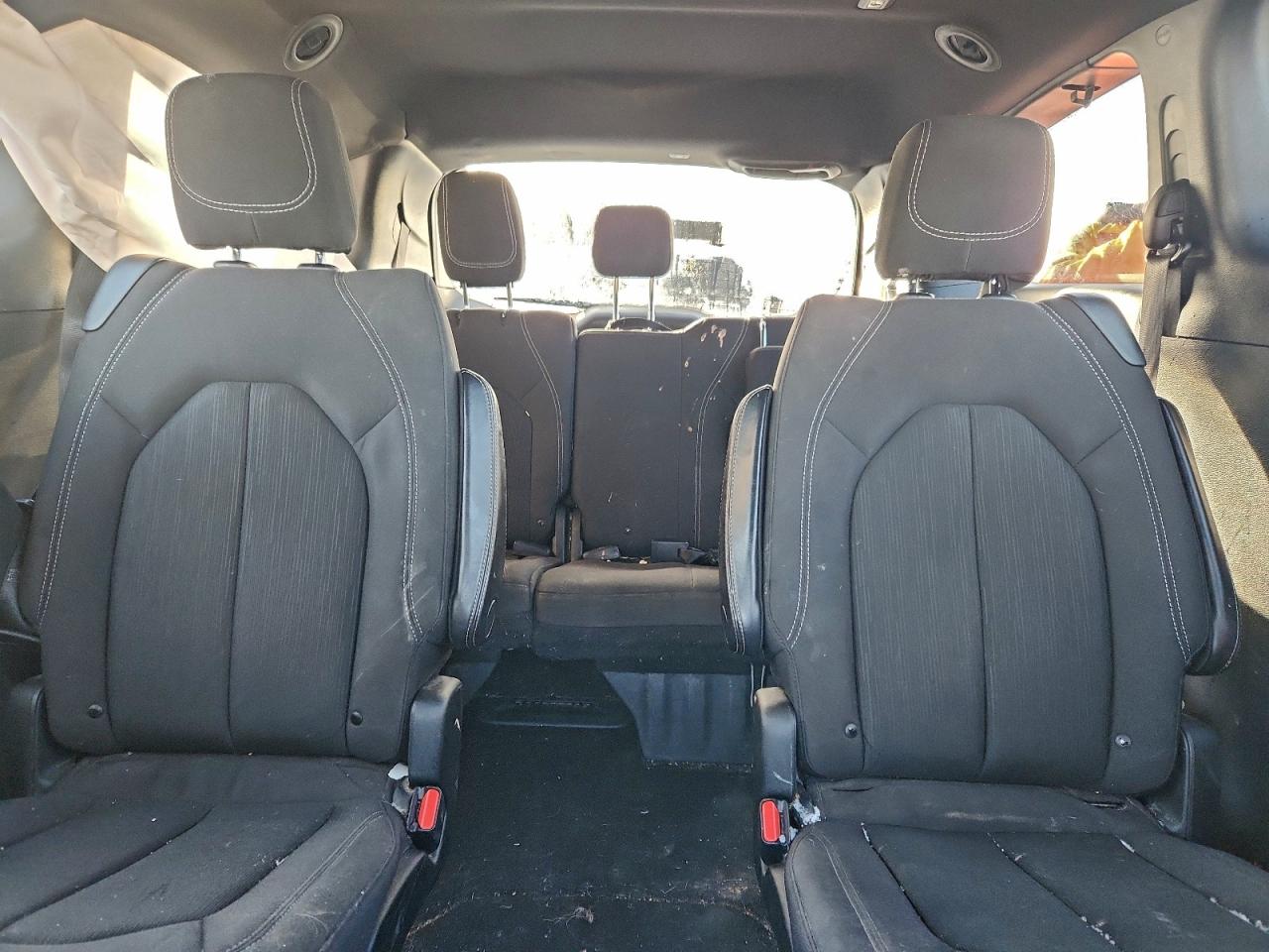 2019 CHRYSLER PACIFICA TOURING PLUS photo 28
