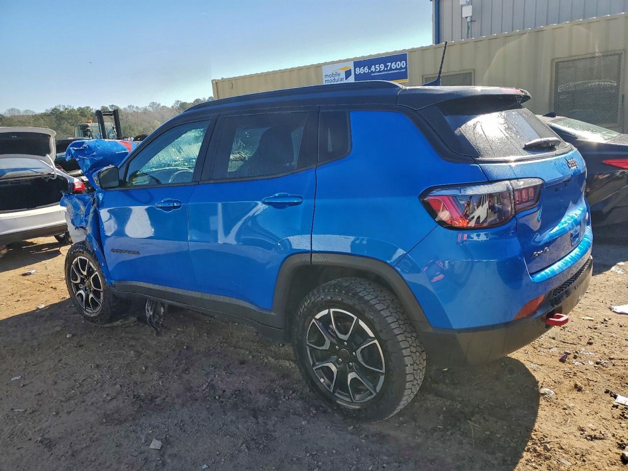 2025 JEEP COMPASS TRAILHAWK photo 3