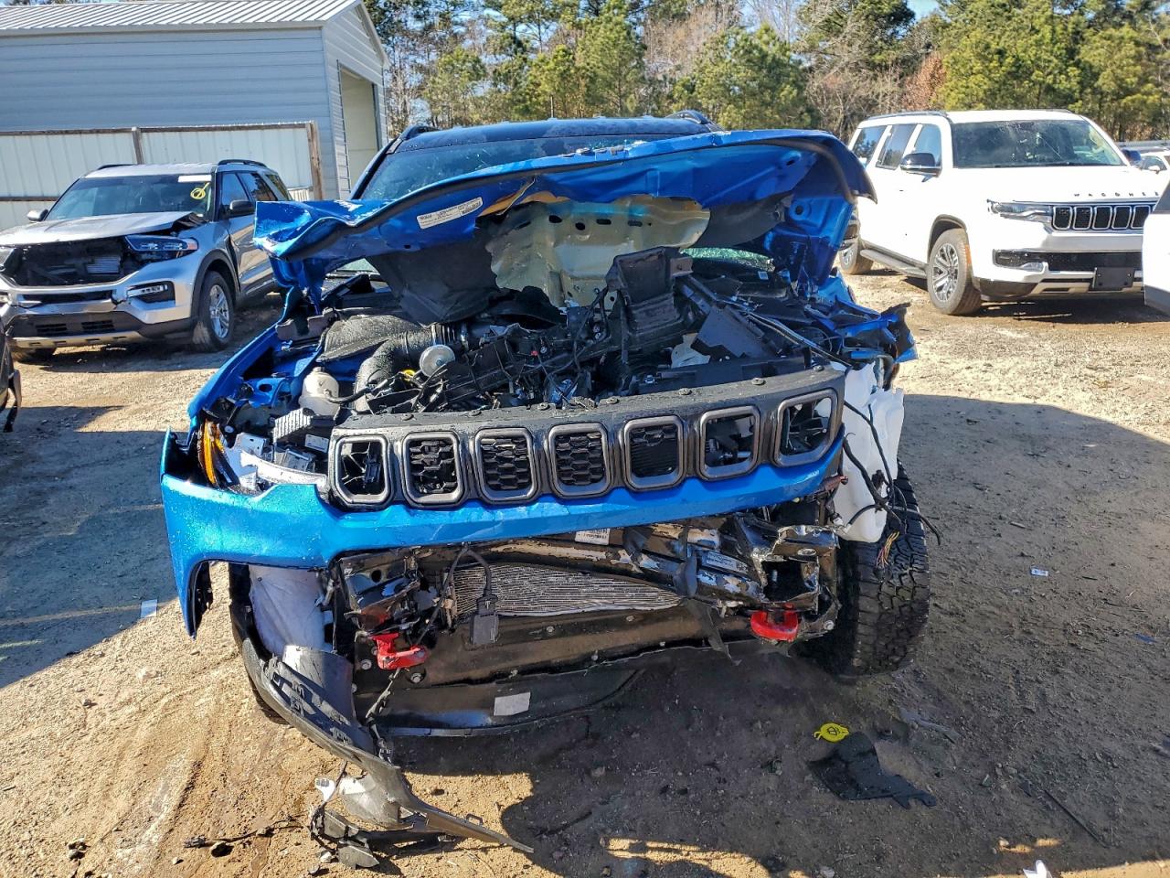 2025 JEEP COMPASS TRAILHAWK photo 9