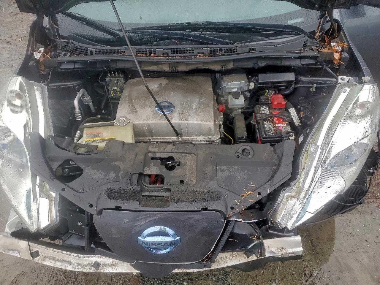 2013 NISSAN LEAF S photo 23