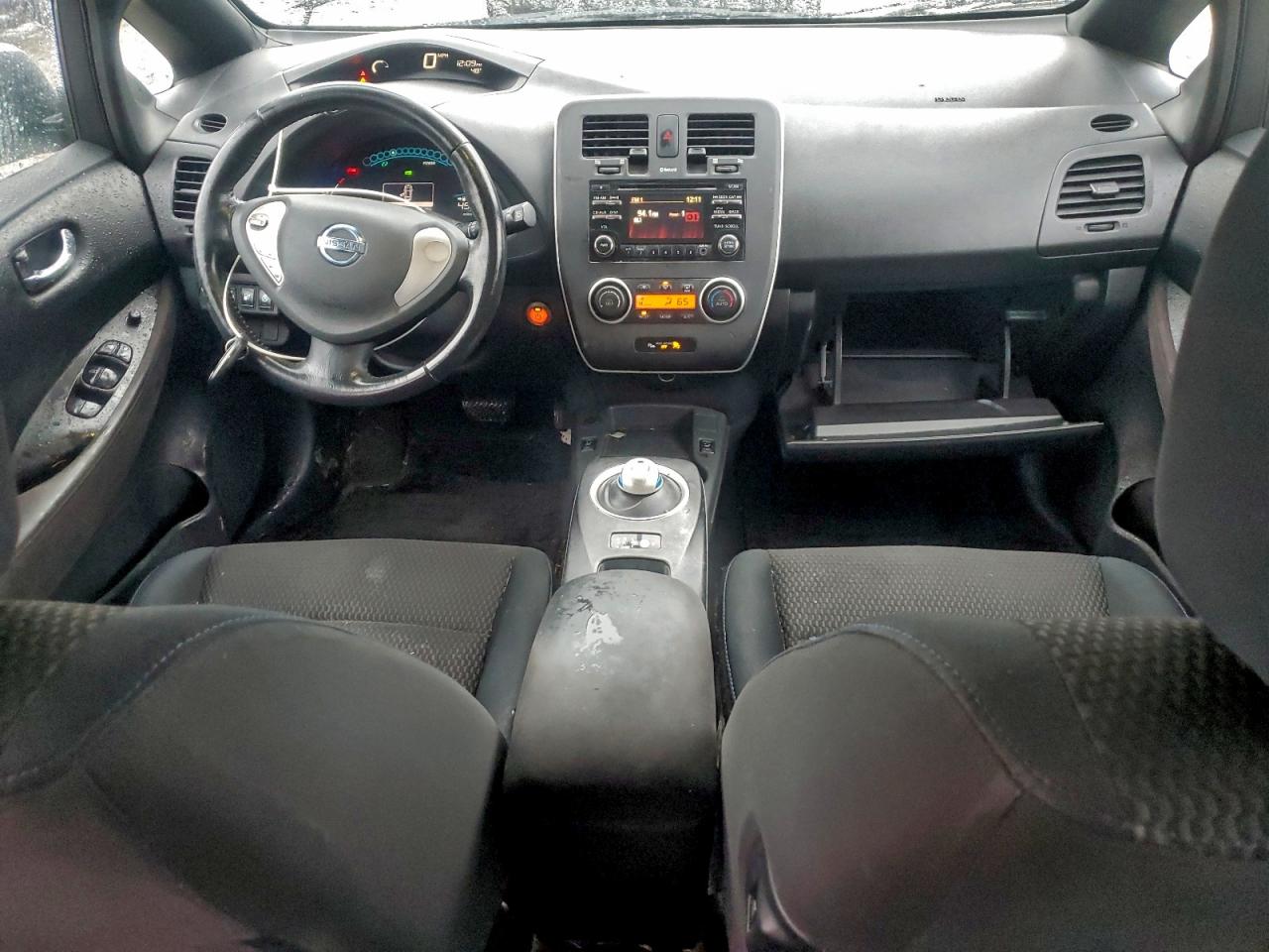 2013 NISSAN LEAF S photo 15
