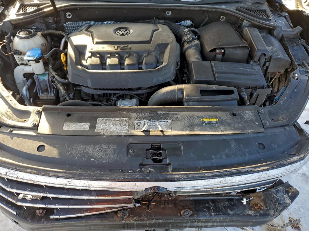 2018 VOLKSWAGEN PASSAT S photo 21