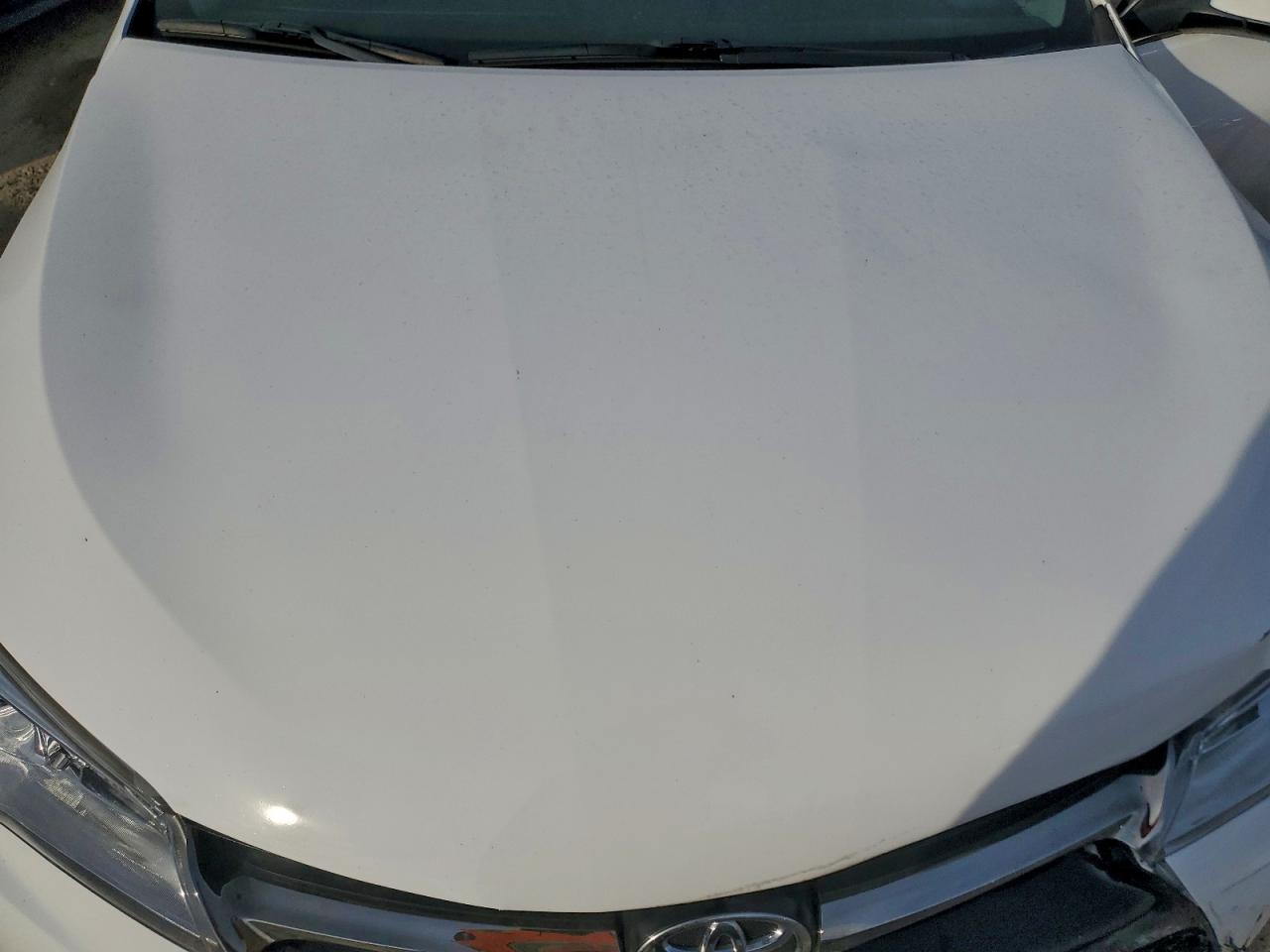 2016 TOYOTA CAMRY LE photo 31