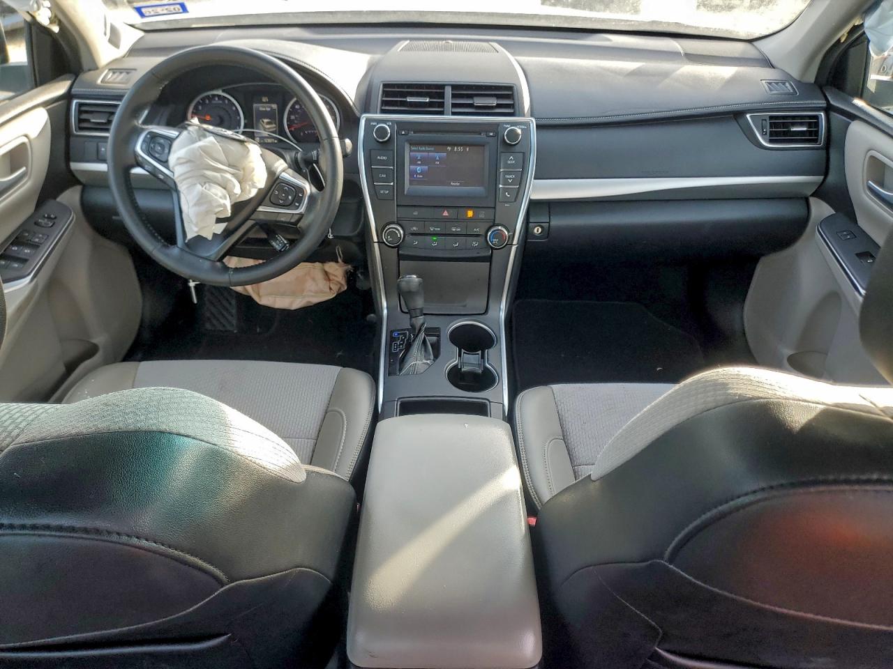 2016 TOYOTA CAMRY LE photo 22