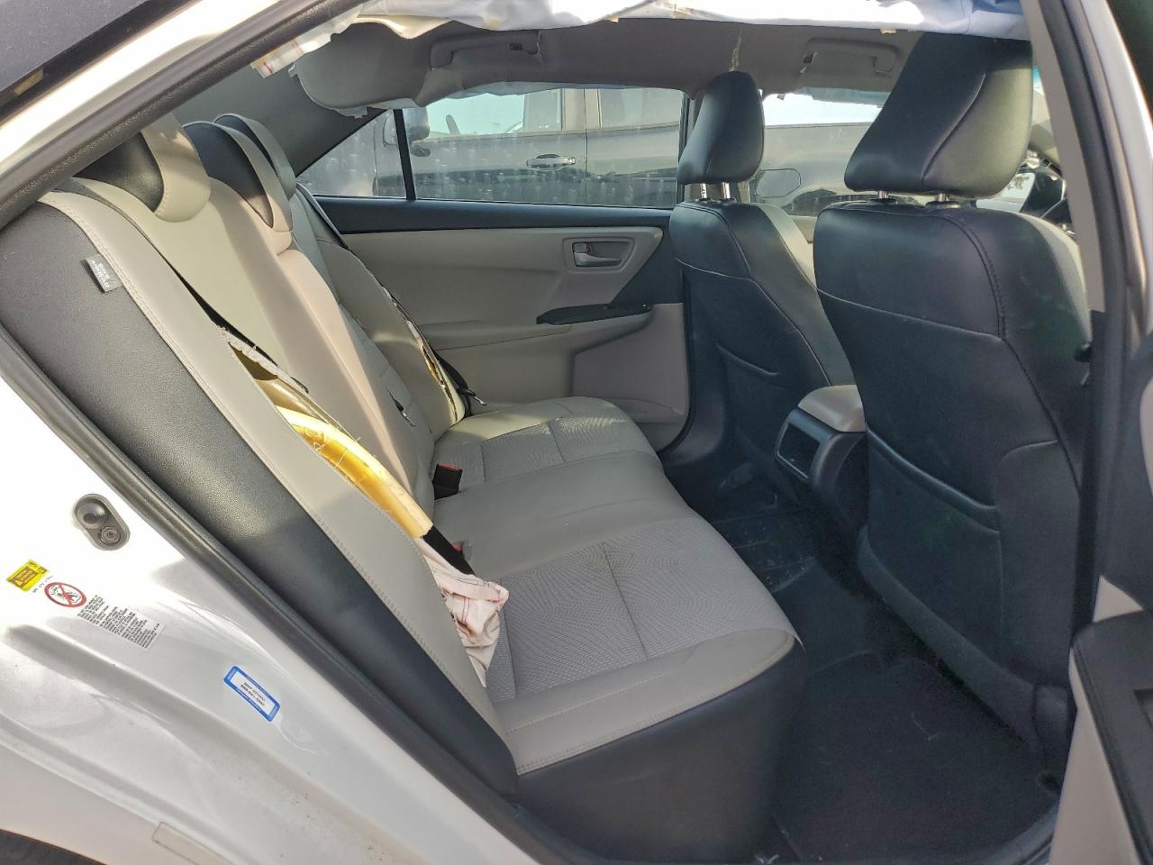 2016 TOYOTA CAMRY LE photo 28