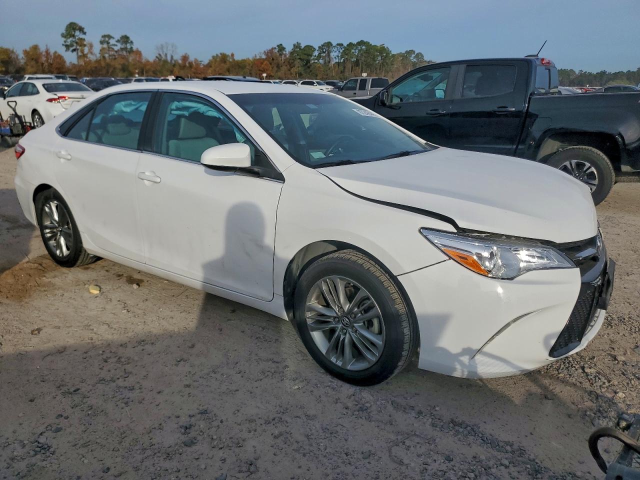 2016 TOYOTA CAMRY LE photo 10