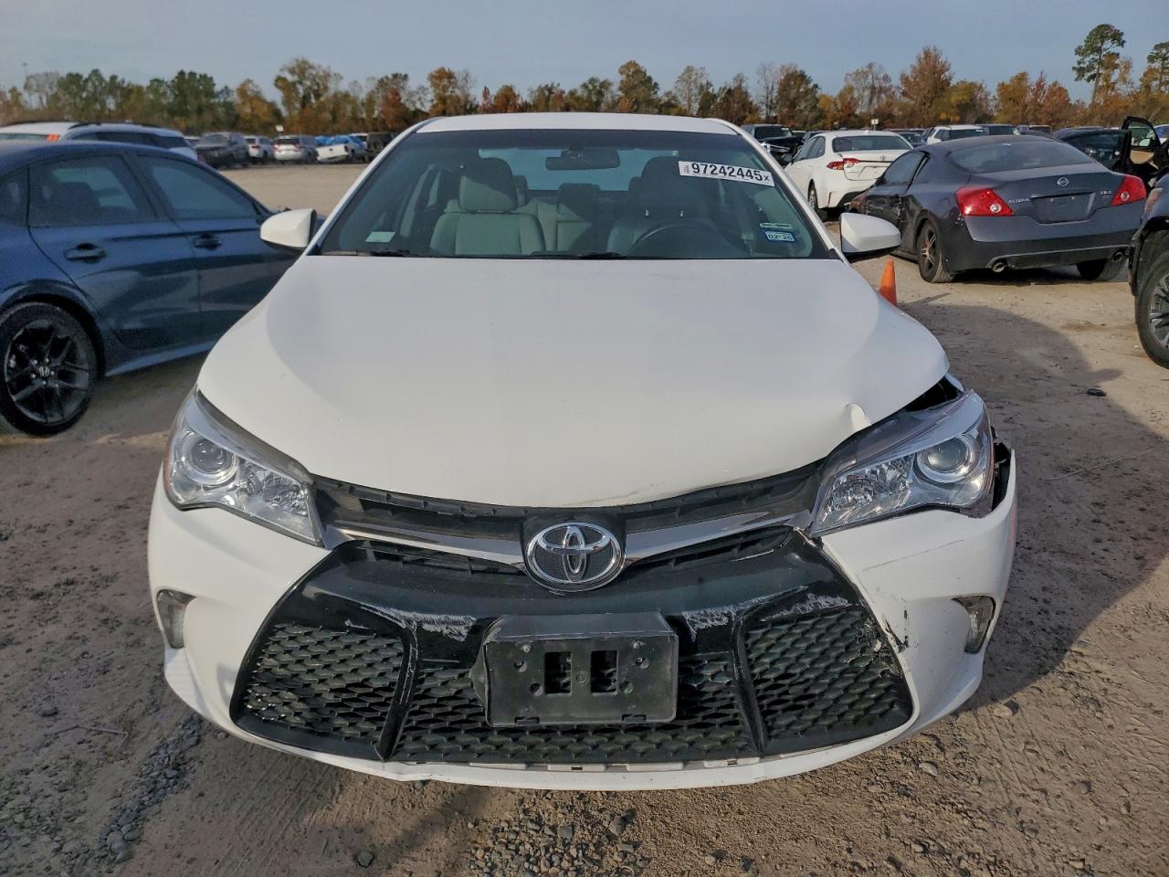 2016 TOYOTA CAMRY LE photo 13