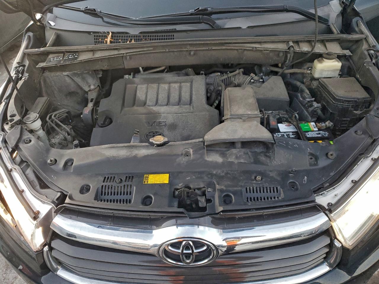 2014 TOYOTA HIGHLANDER LE photo 34