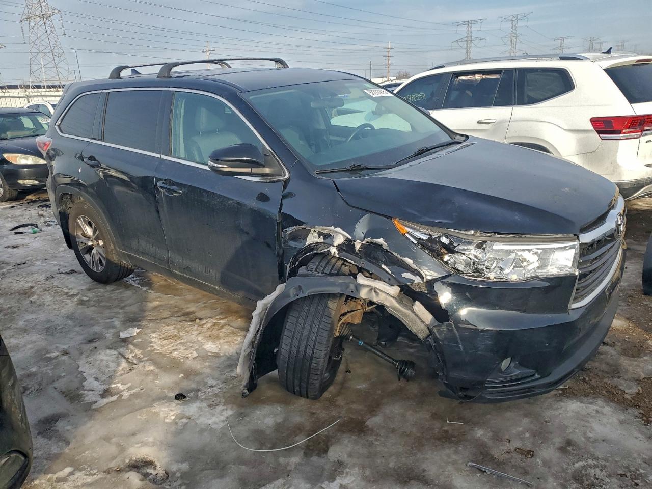 2014 TOYOTA HIGHLANDER LE photo 10