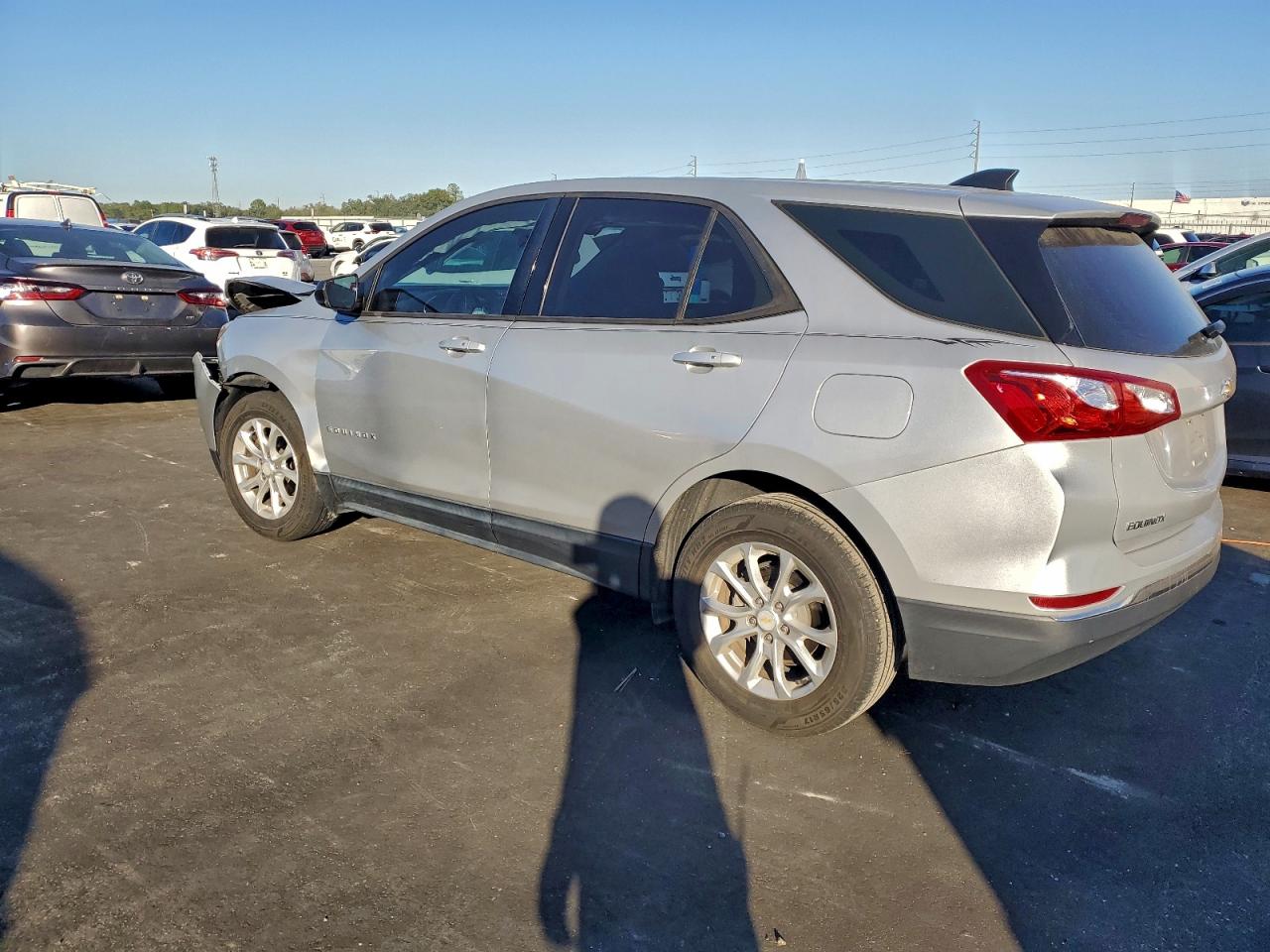 2018 CHEVROLET EQUINOX LS photo 2